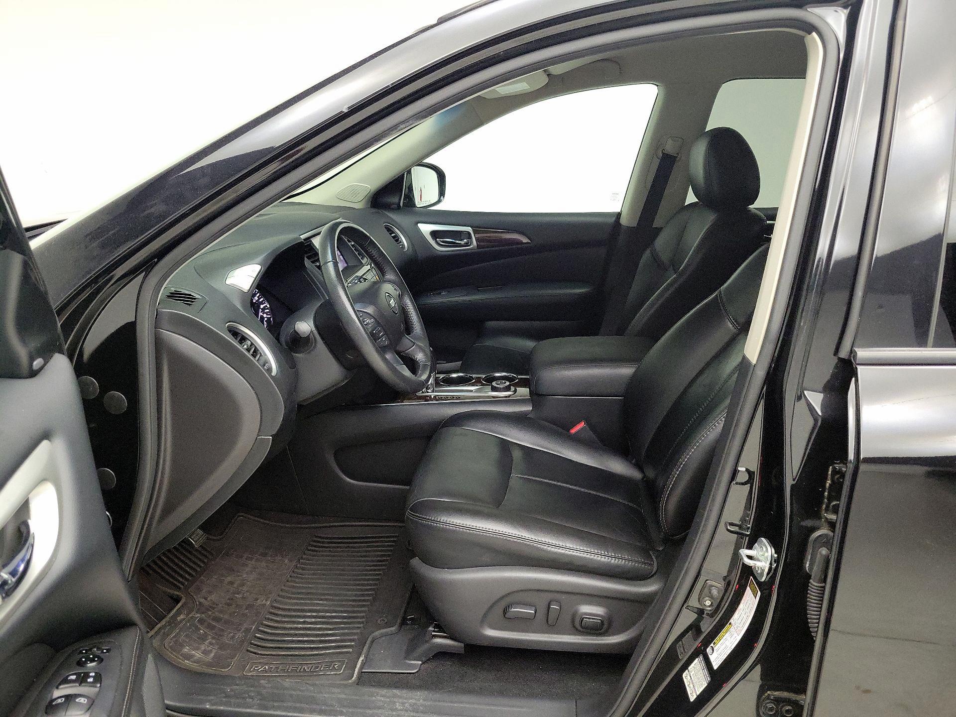 Thumbnail: 2015 Nissan Pathfinder - 11