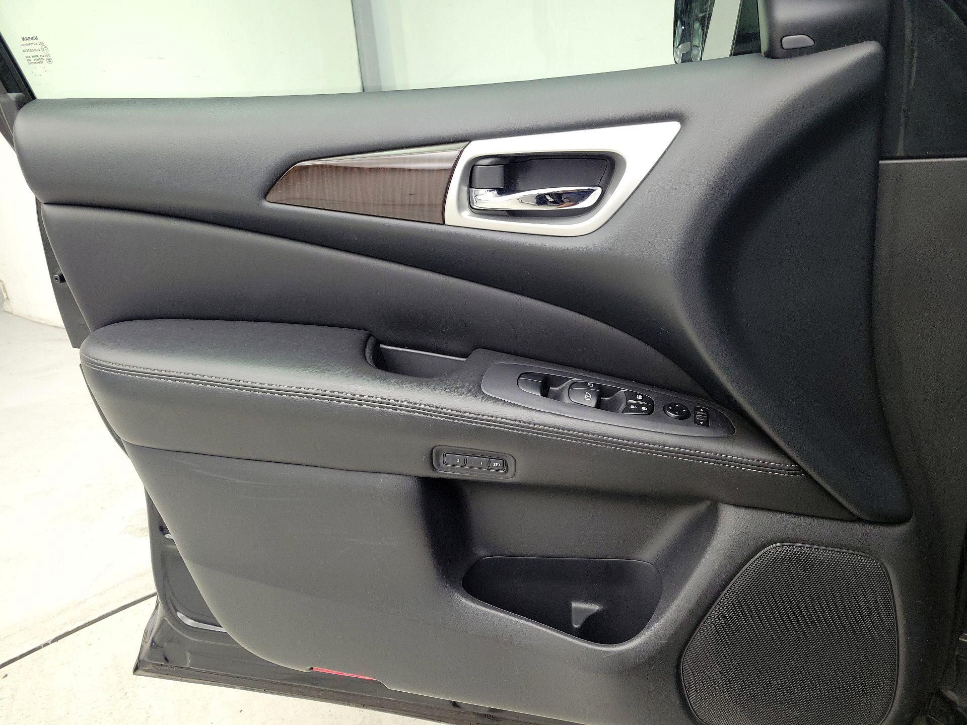 Thumbnail: 2015 Nissan Pathfinder - 12