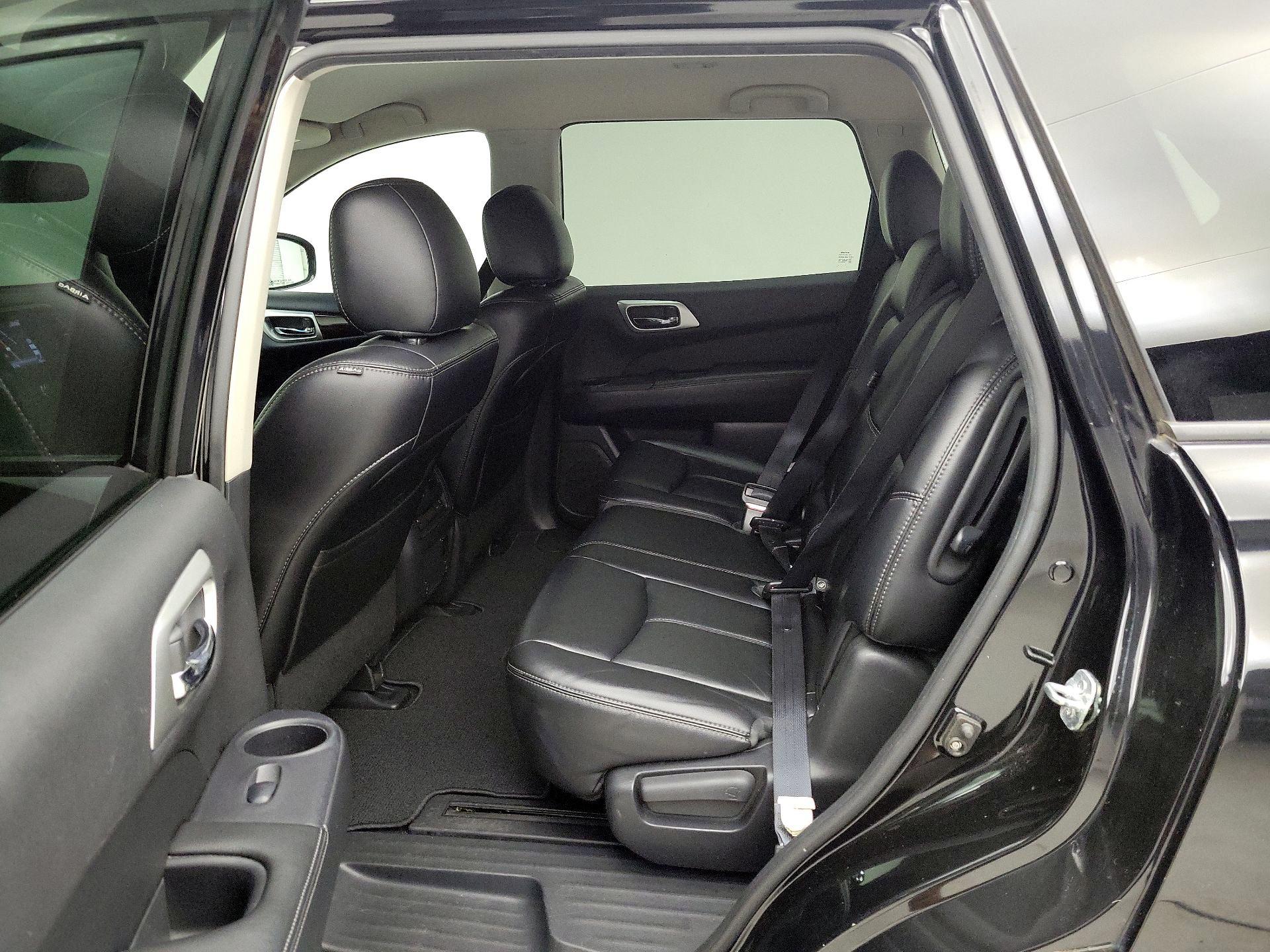 Thumbnail: 2015 Nissan Pathfinder - 19