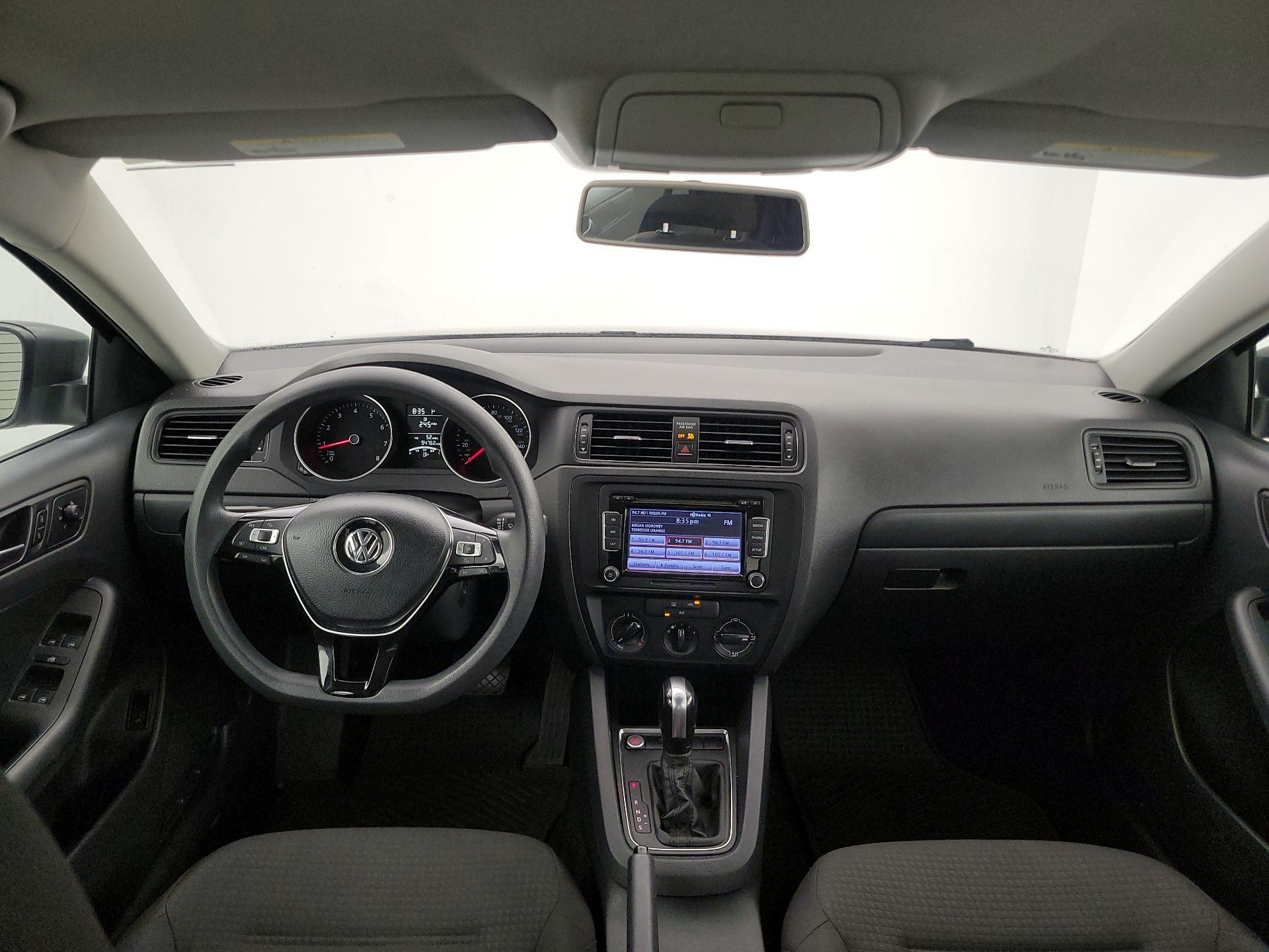 Thumbnail: 2015 Volkswagen Jetta - 9