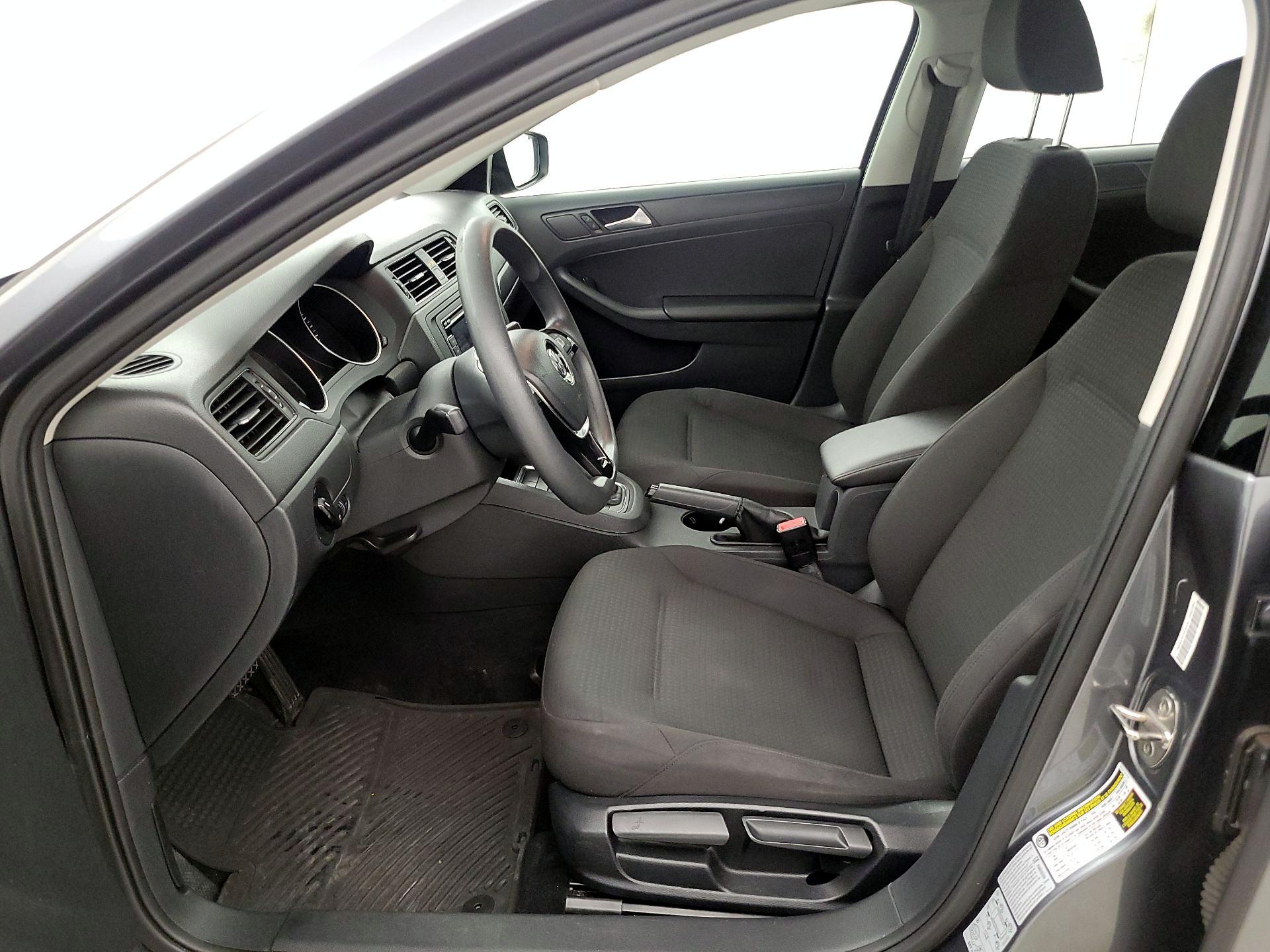 Thumbnail: 2015 Volkswagen Jetta - 11
