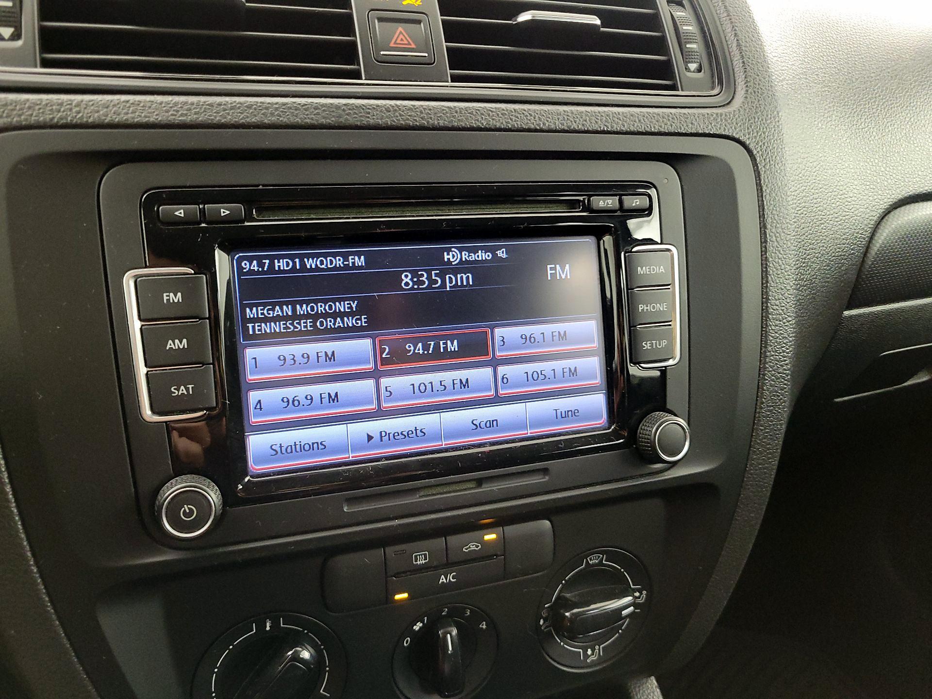 Thumbnail: 2015 Volkswagen Jetta - 15