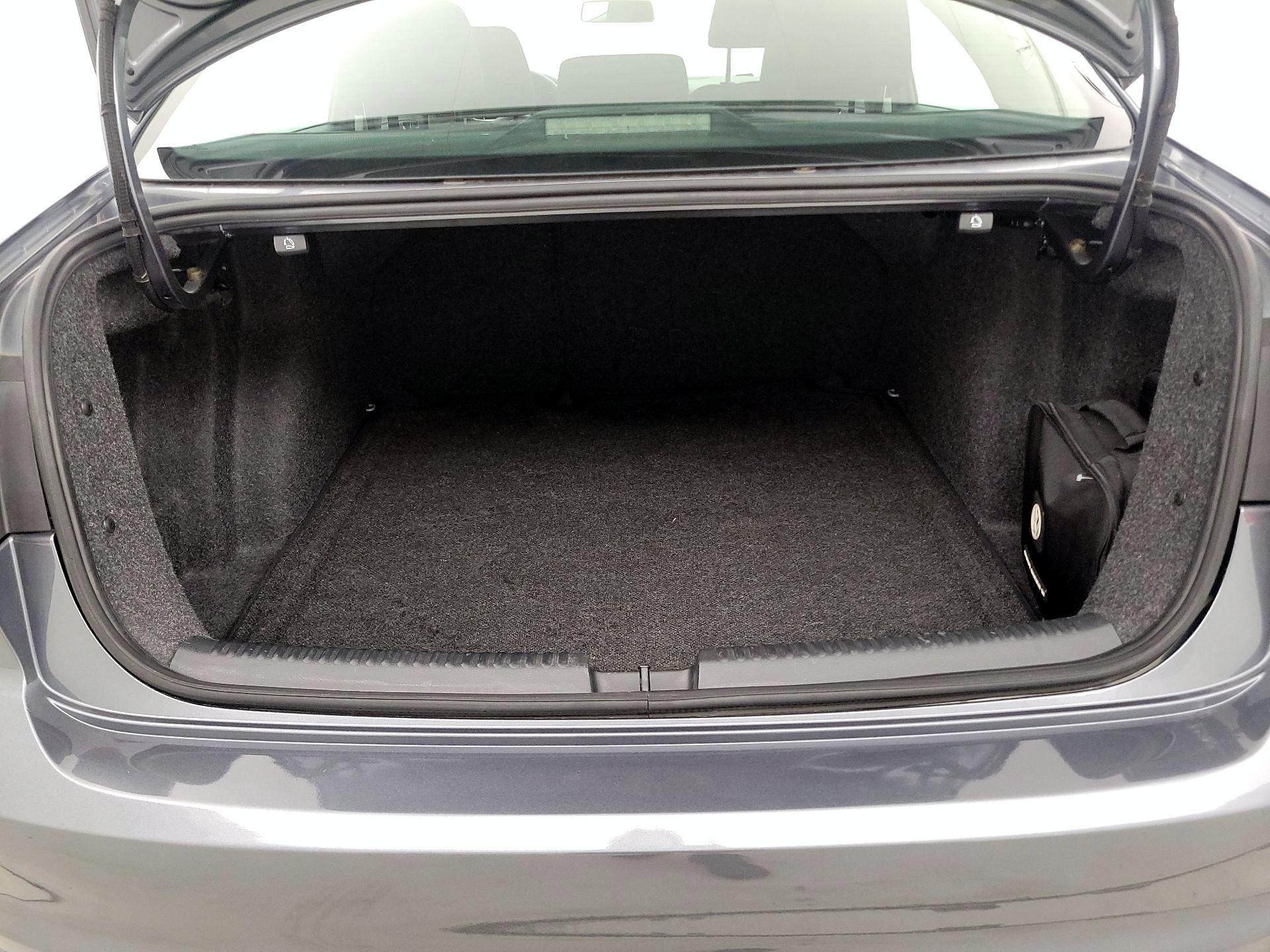 Thumbnail: 2015 Volkswagen Jetta - 20