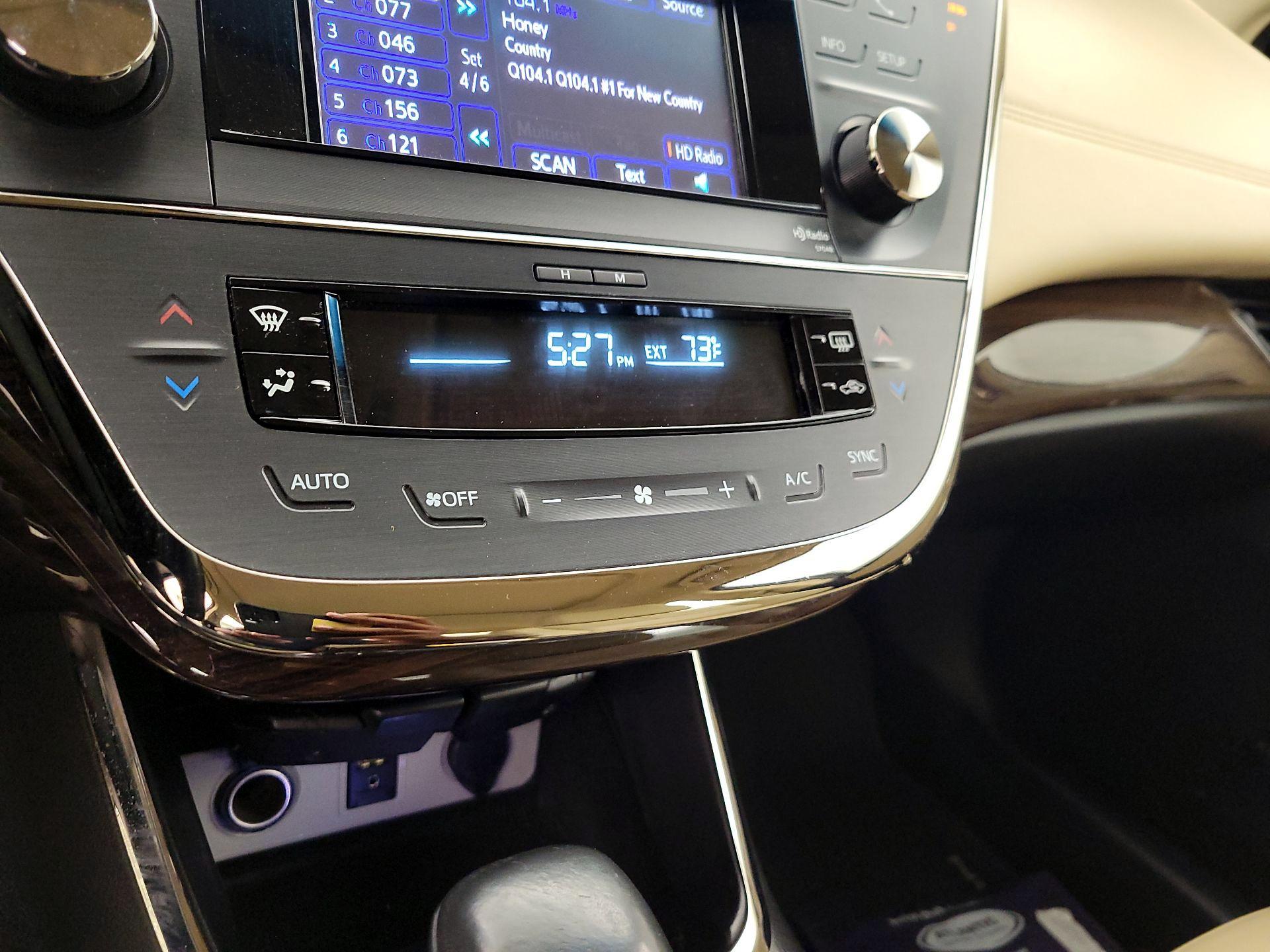 Thumbnail: 2014 Toyota Avalon - 16