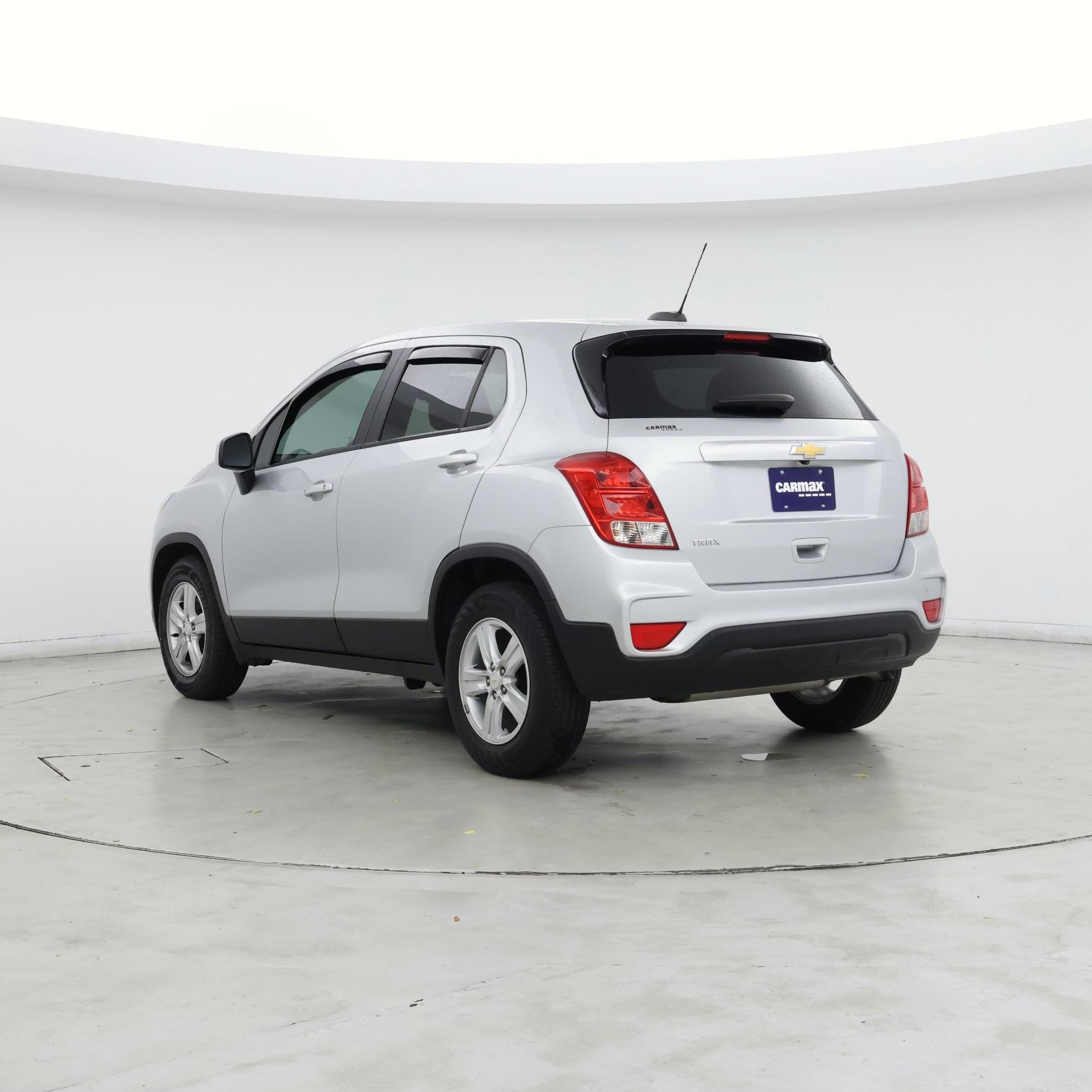 Thumbnail: 2022 Chevrolet Trax - 2