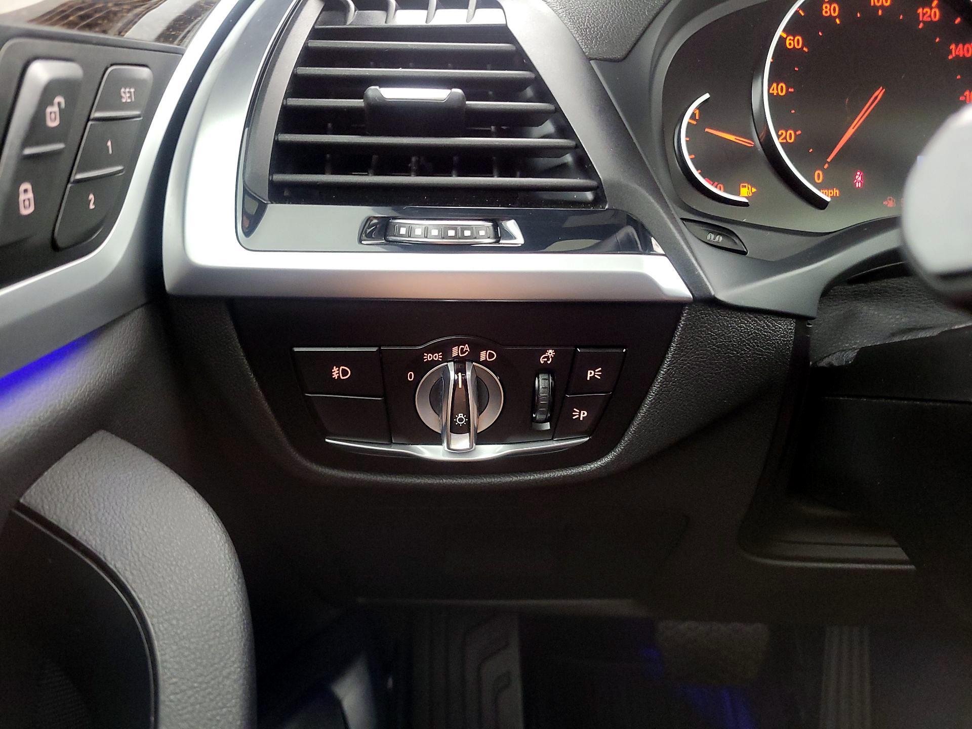 Thumbnail: 2021 BMW X3 - 13