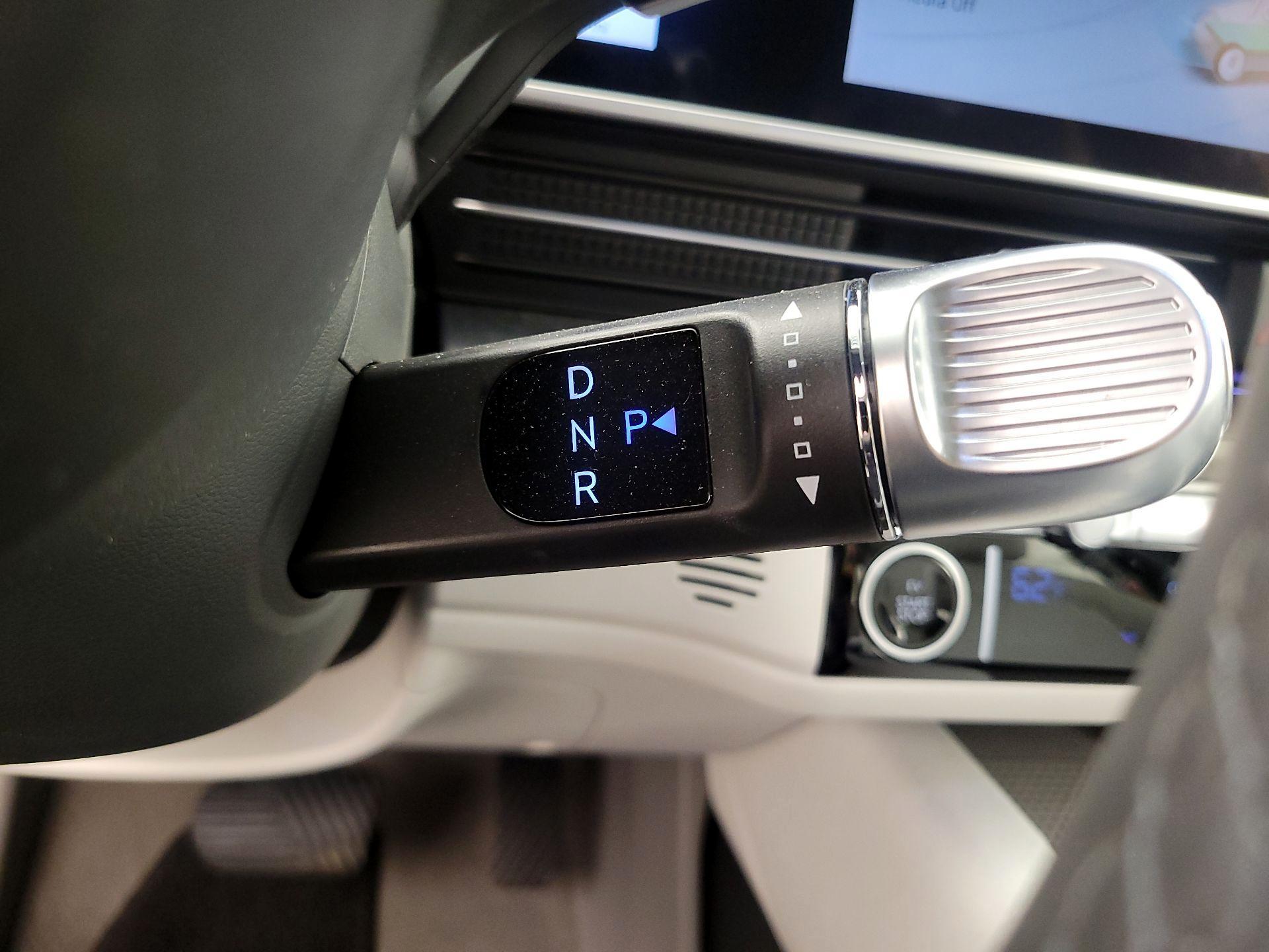Thumbnail: 2023 Hyundai Ioniq 6 - 18