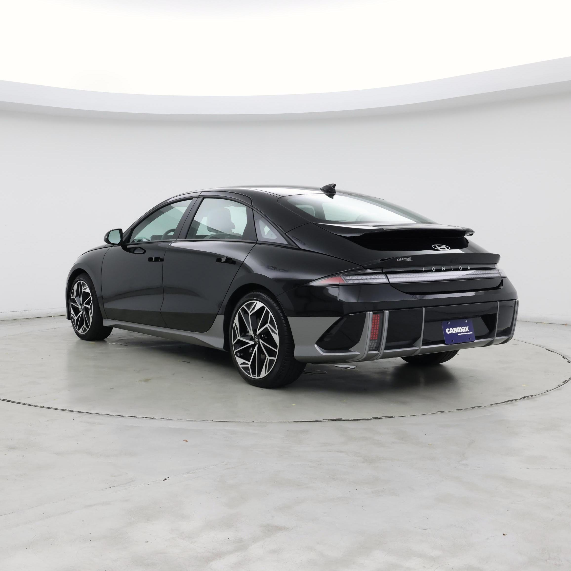 Thumbnail: 2023 Hyundai Ioniq 6 - 2