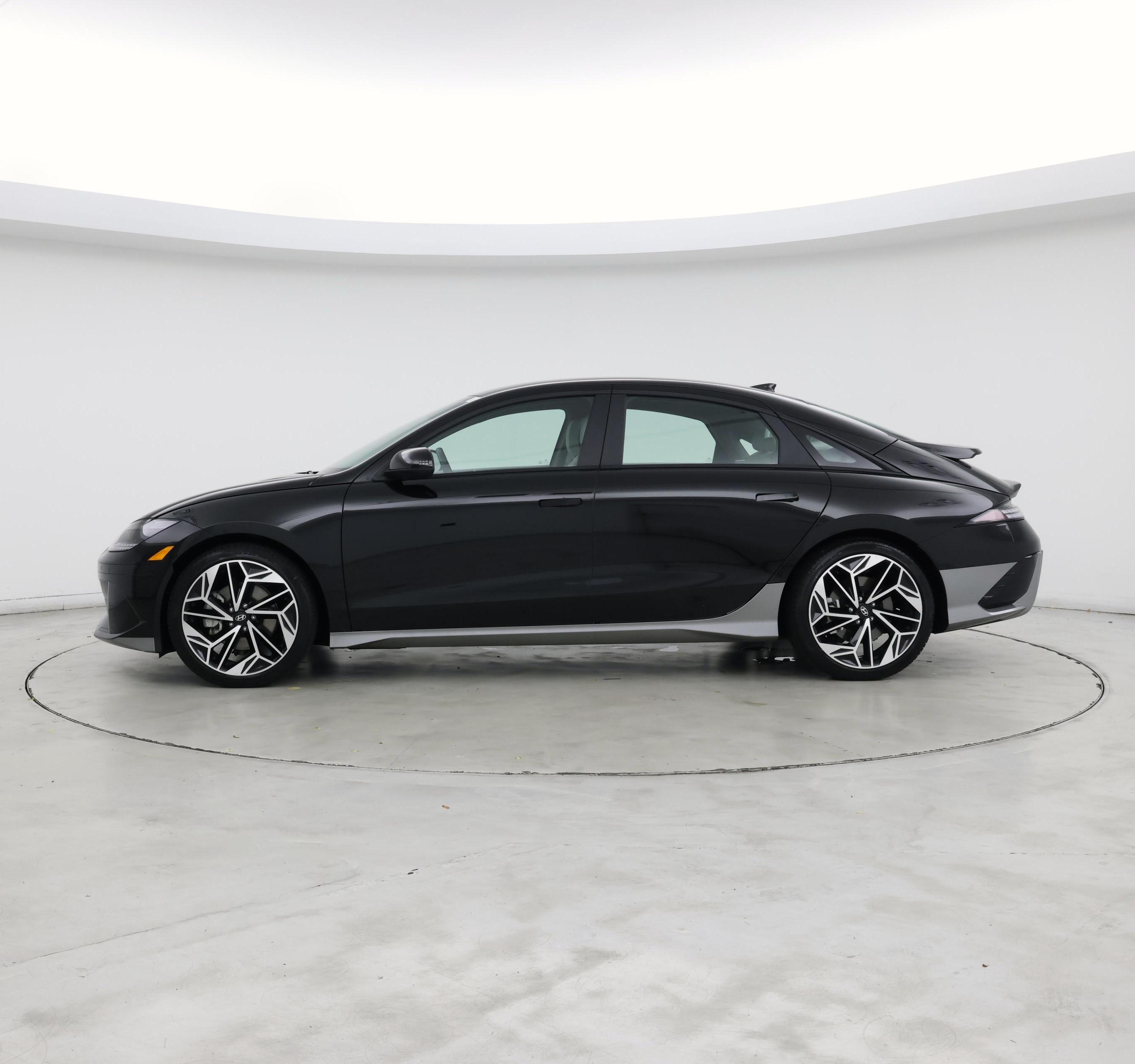 Thumbnail: 2023 Hyundai Ioniq 6 - 3