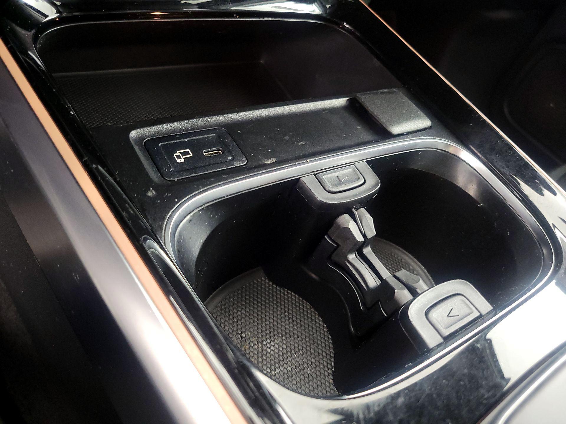 Thumbnail: 2021 Mercedes-Benz GLB - 18