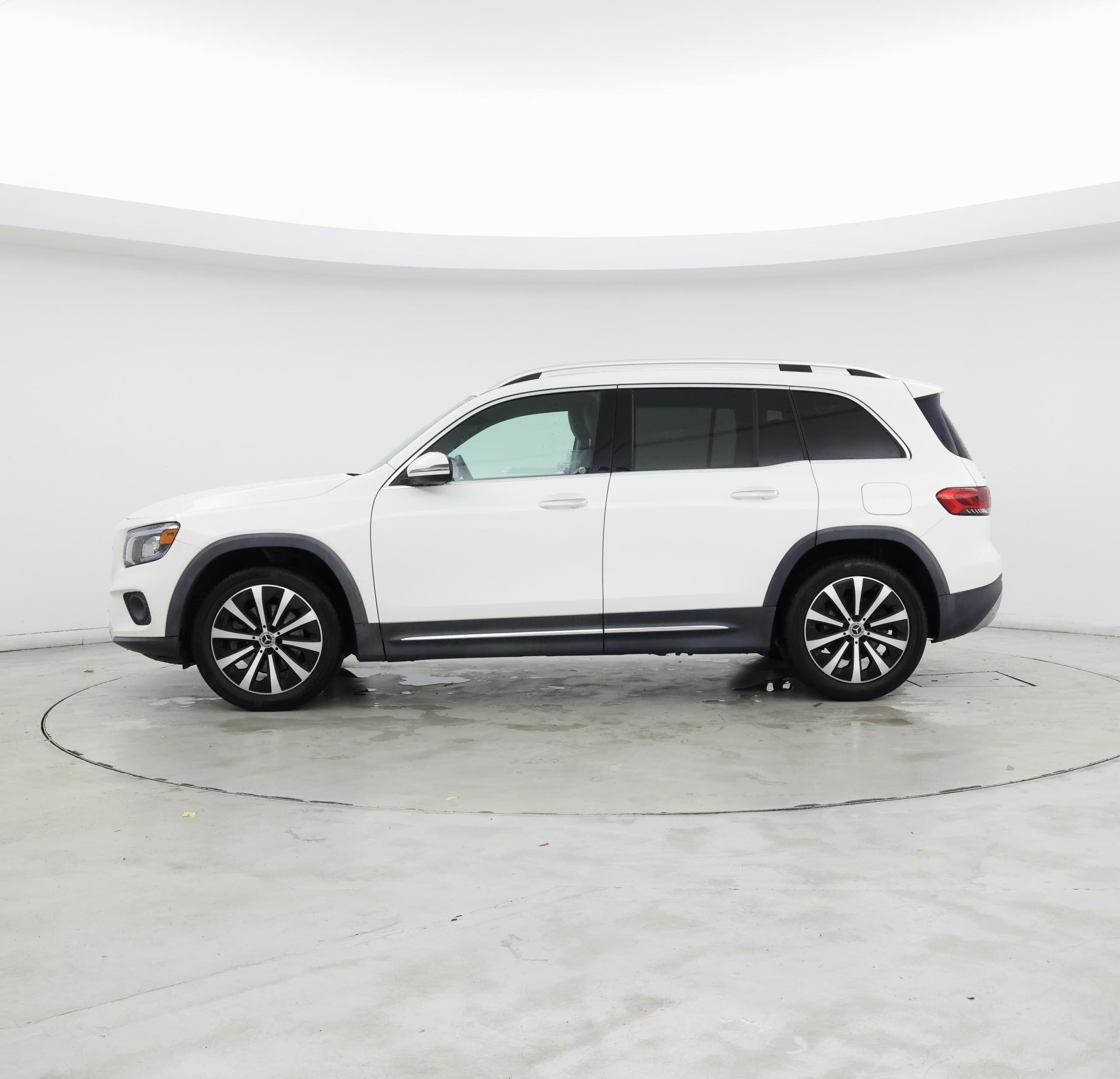 Thumbnail: 2021 Mercedes-Benz GLB - 3