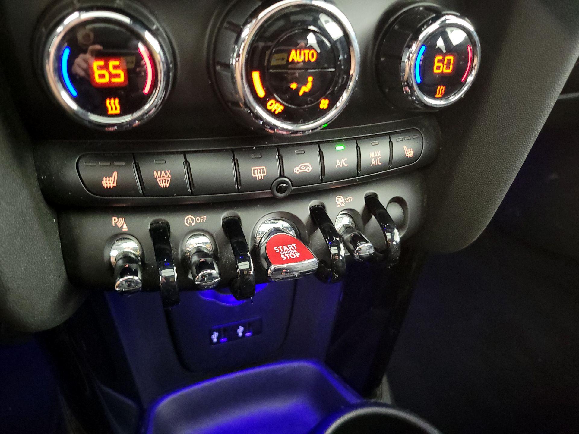 Thumbnail: 2020 MINI Cooper Hardtop - 17