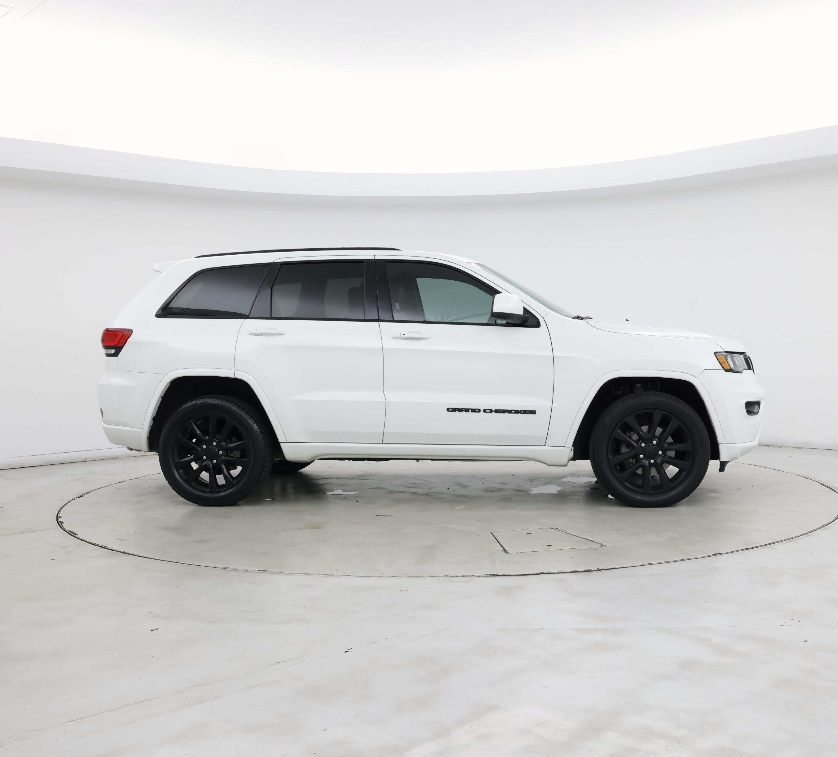 Thumbnail: 2018 Jeep Grand Cherokee - 7
