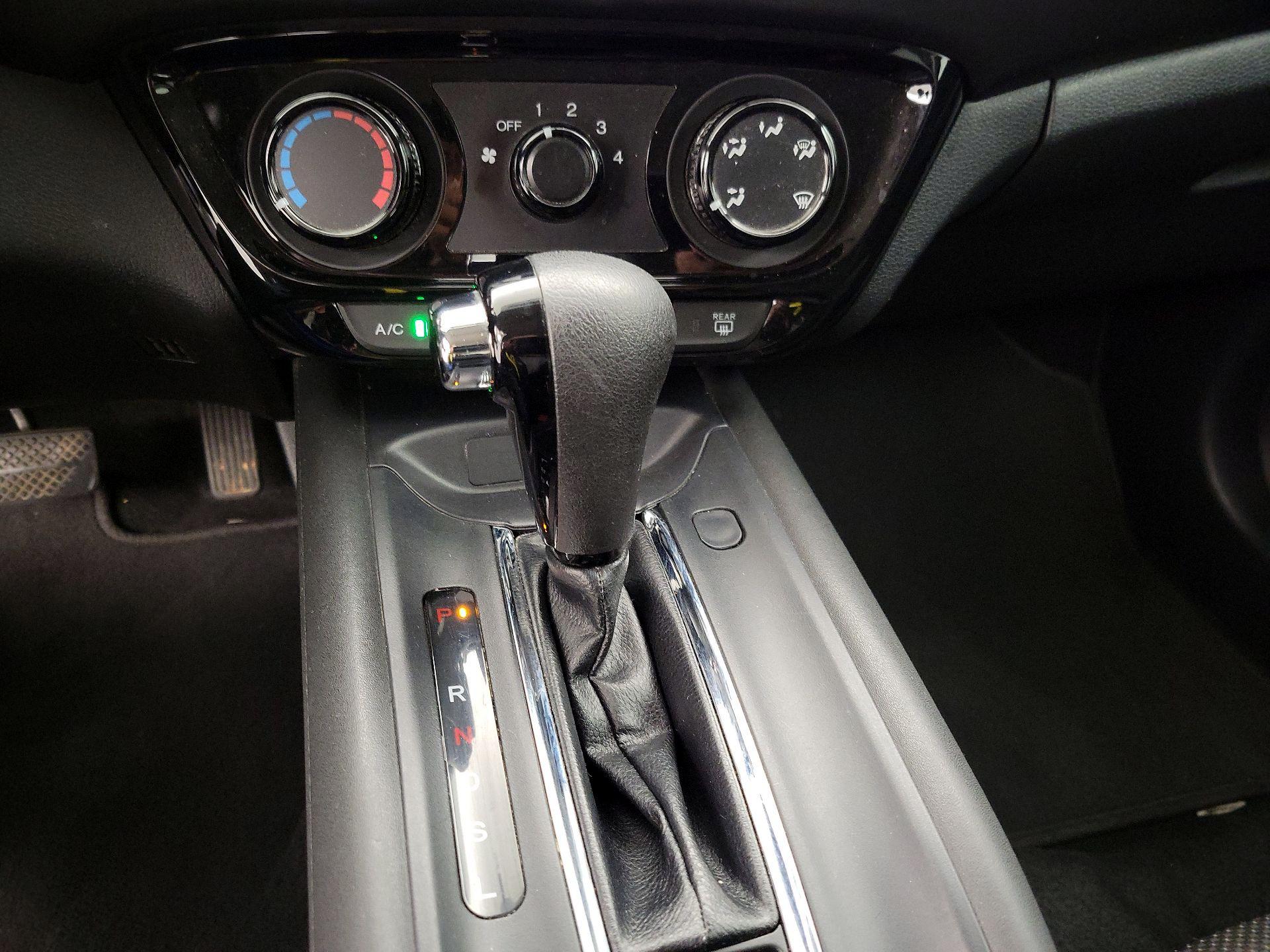 Thumbnail: 2019 Honda HR-V - 17