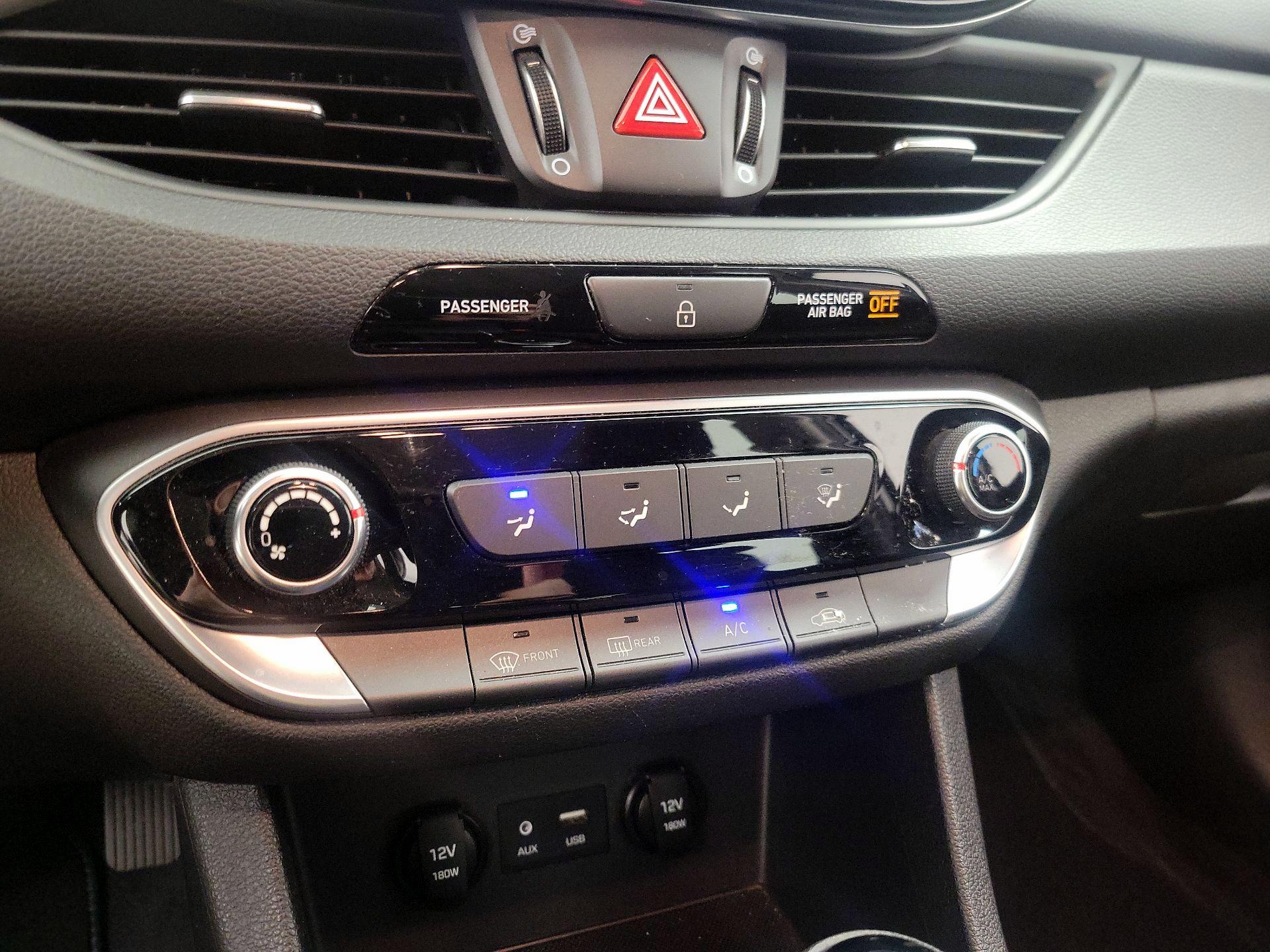 Thumbnail: 2018 Hyundai Elantra - 16