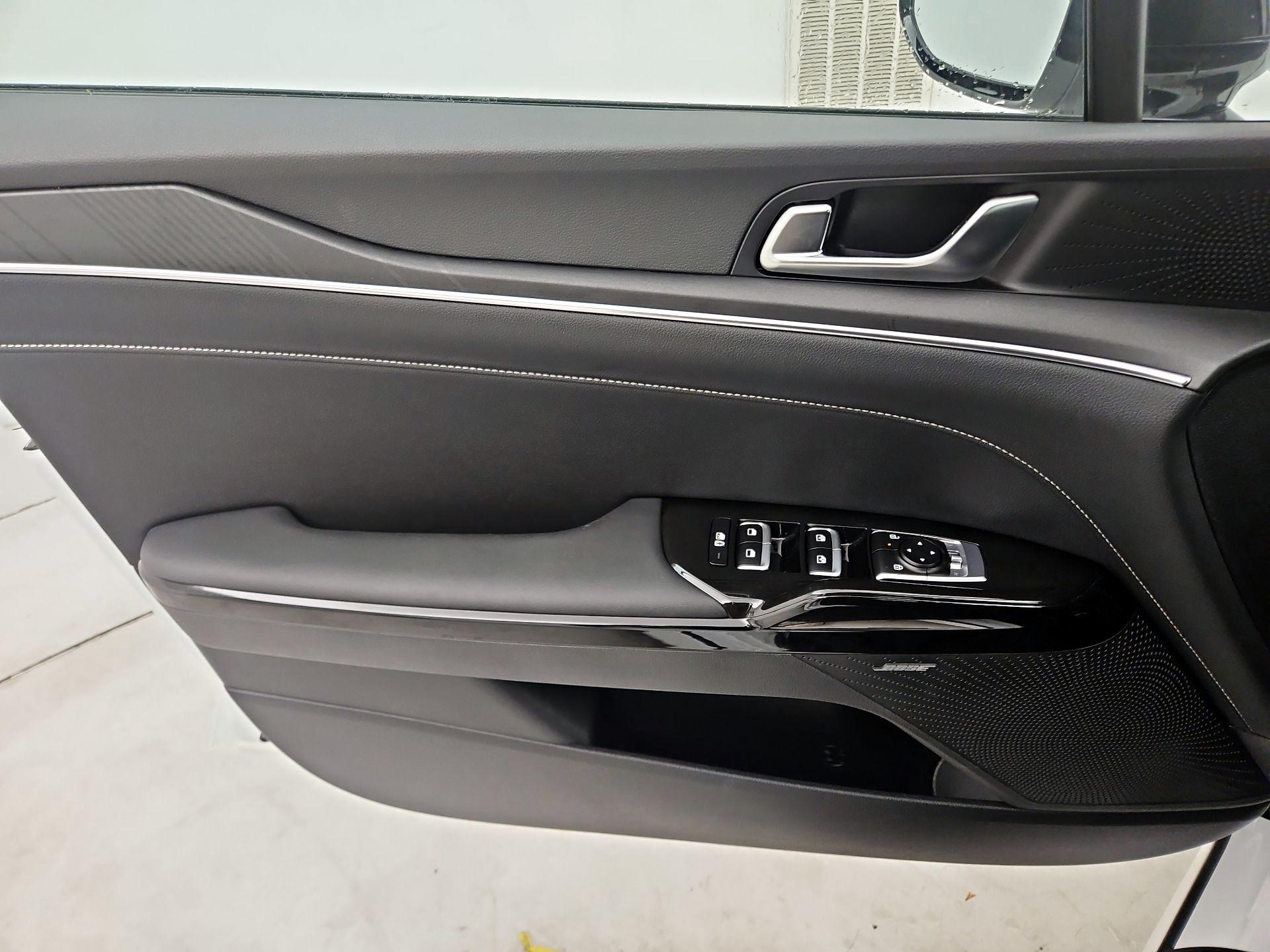 Thumbnail: 2025 Kia K5 - 12