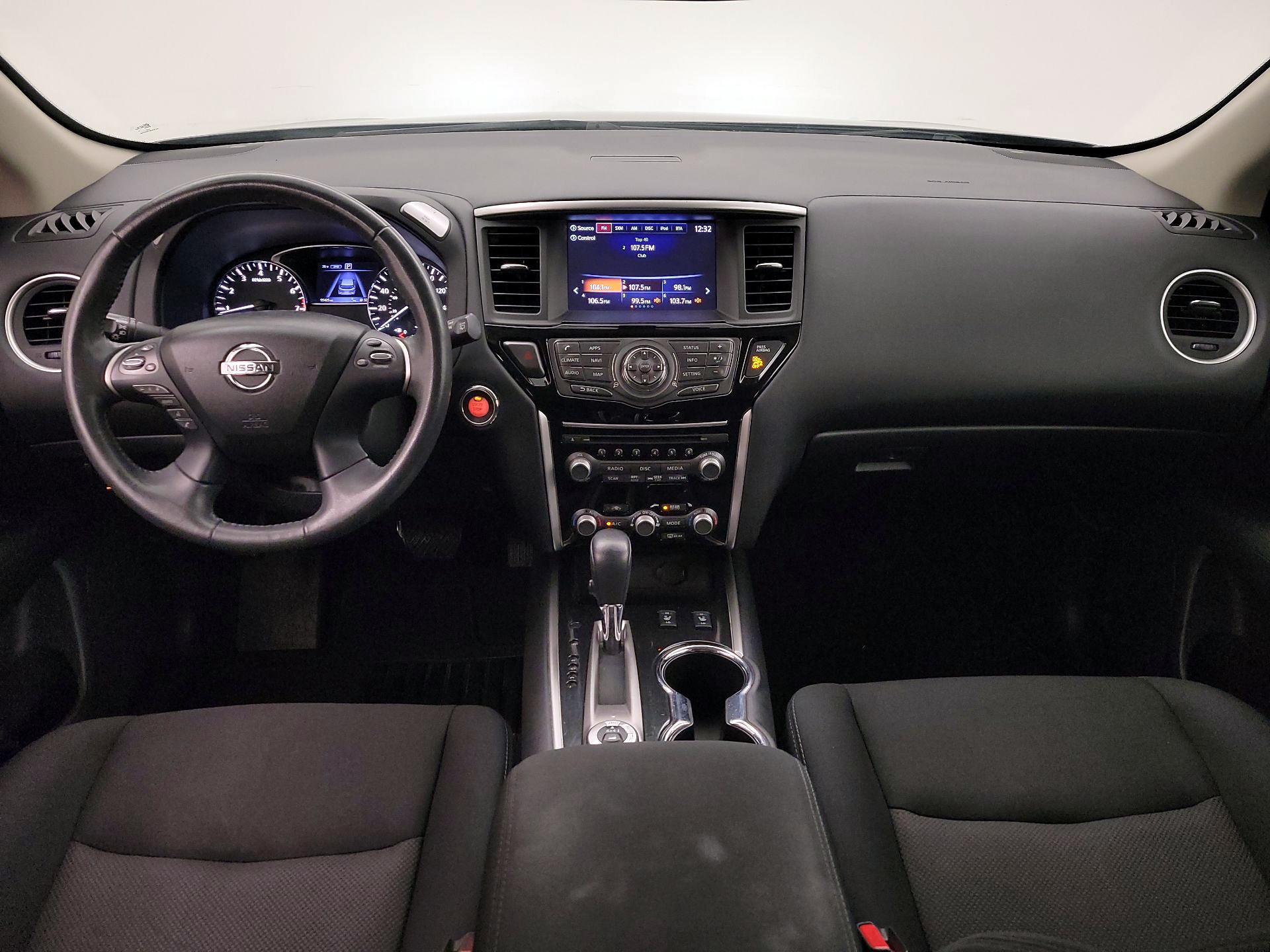 Thumbnail: 2017 Nissan Pathfinder - 9