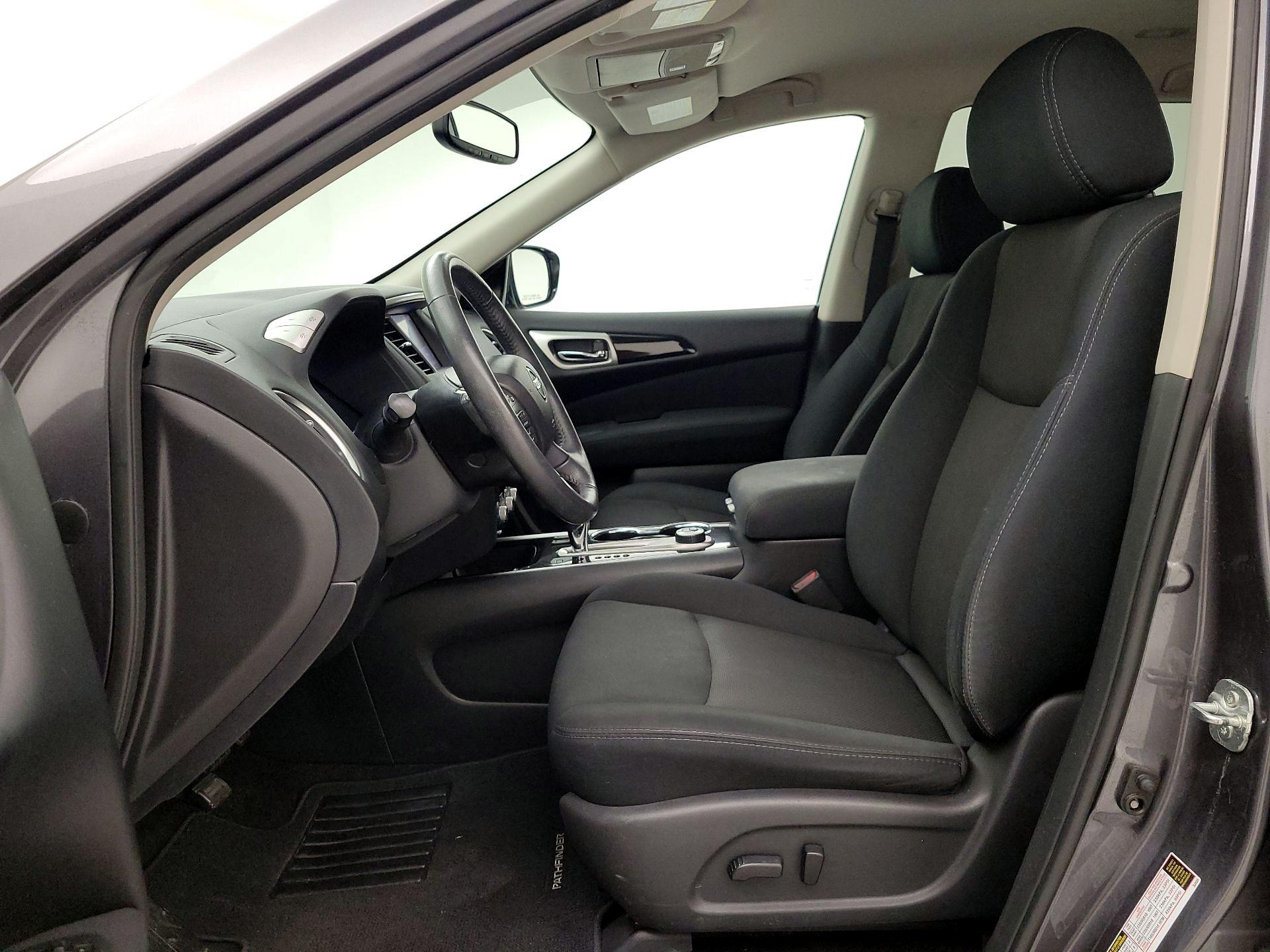 Thumbnail: 2017 Nissan Pathfinder - 11