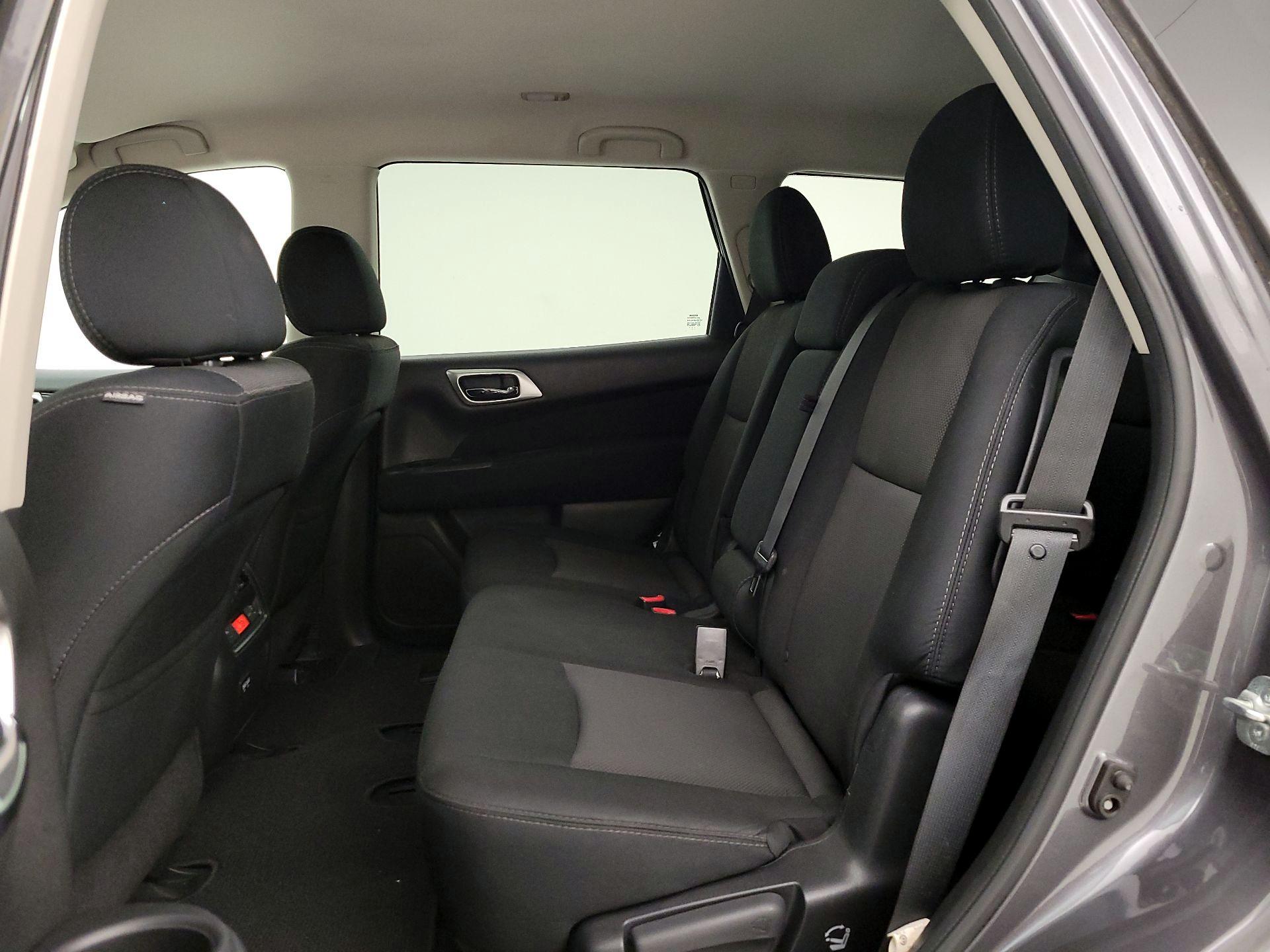 Thumbnail: 2017 Nissan Pathfinder - 20