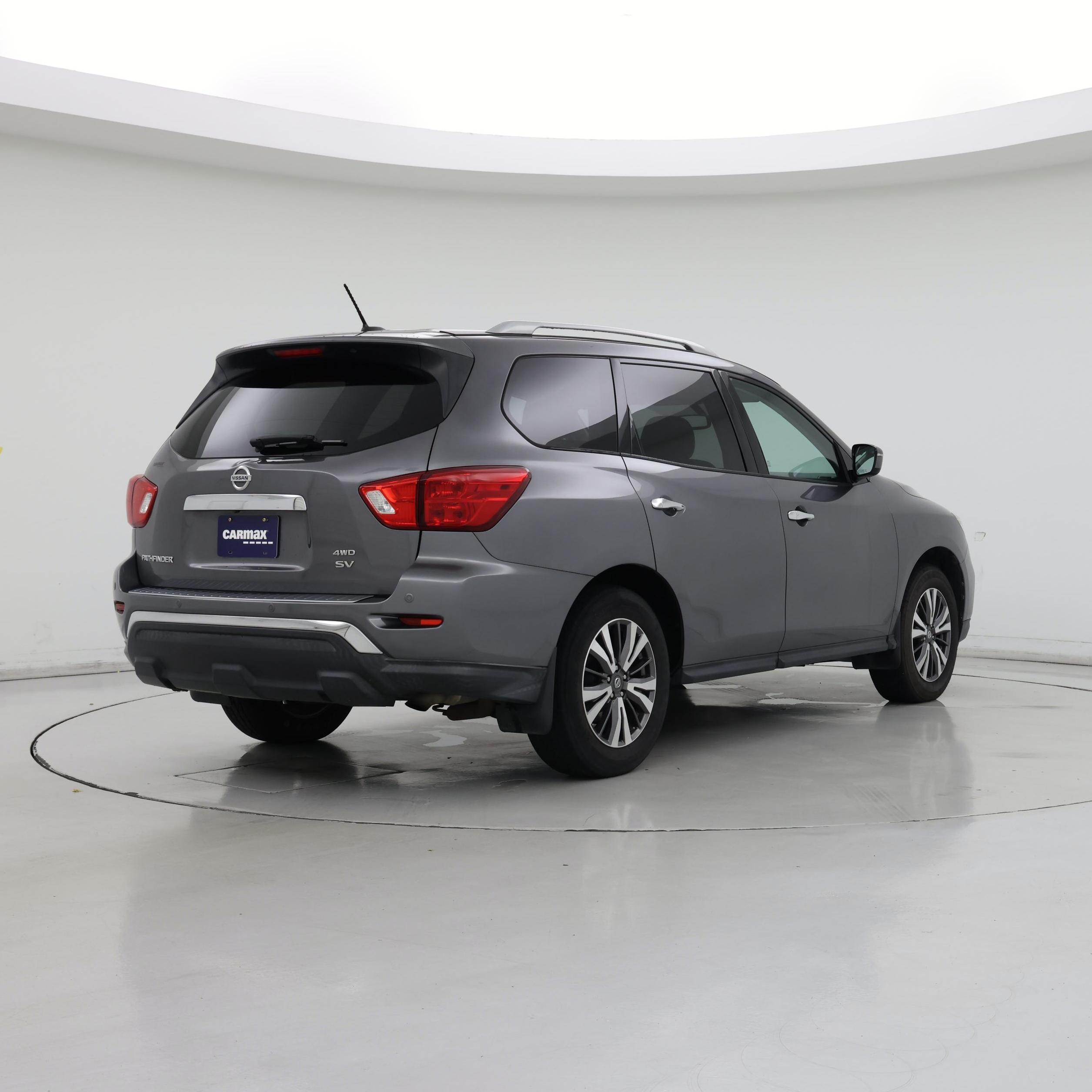 Thumbnail: 2017 Nissan Pathfinder - 8