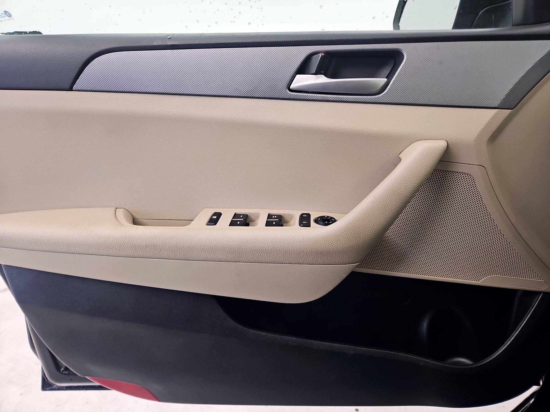 Thumbnail: 2019 Hyundai Sonata - 12
