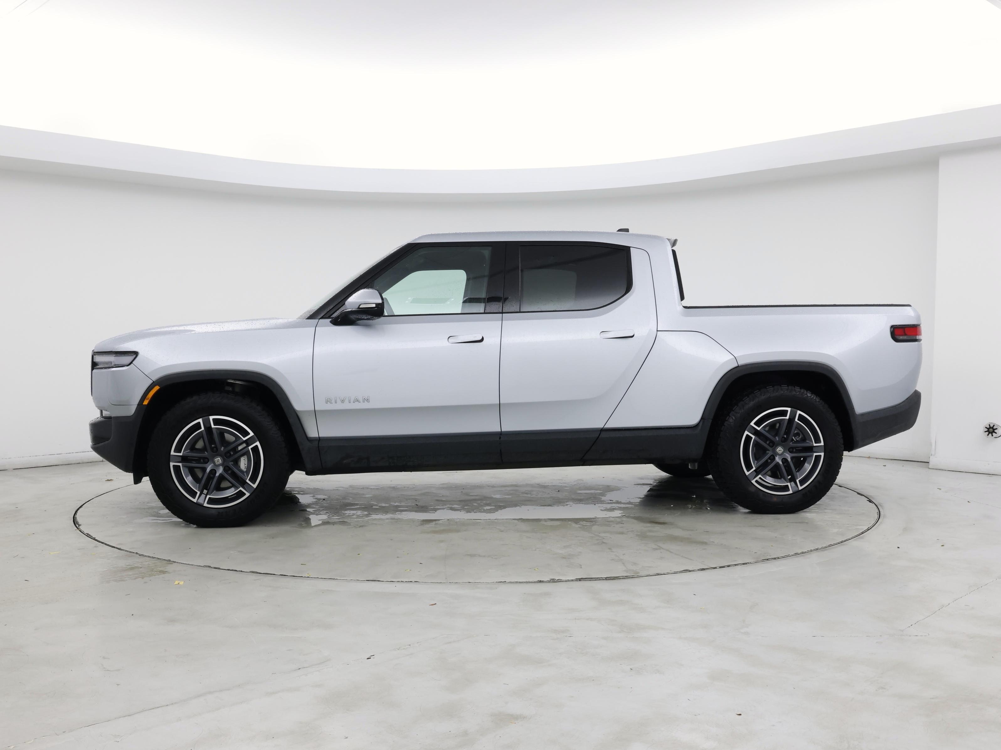 Thumbnail: 2025 Rivian R1T - 3