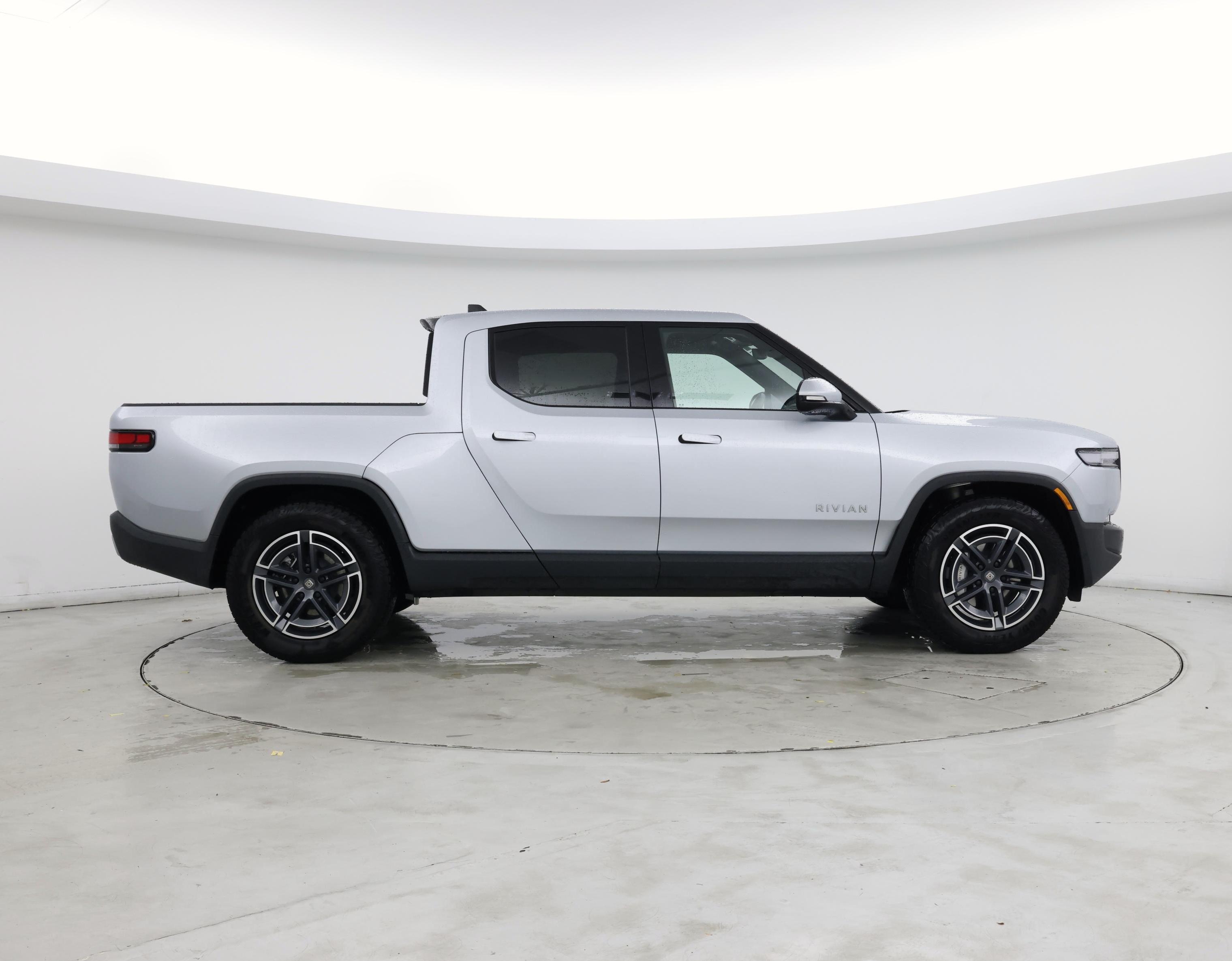 Thumbnail: 2025 Rivian R1T - 7