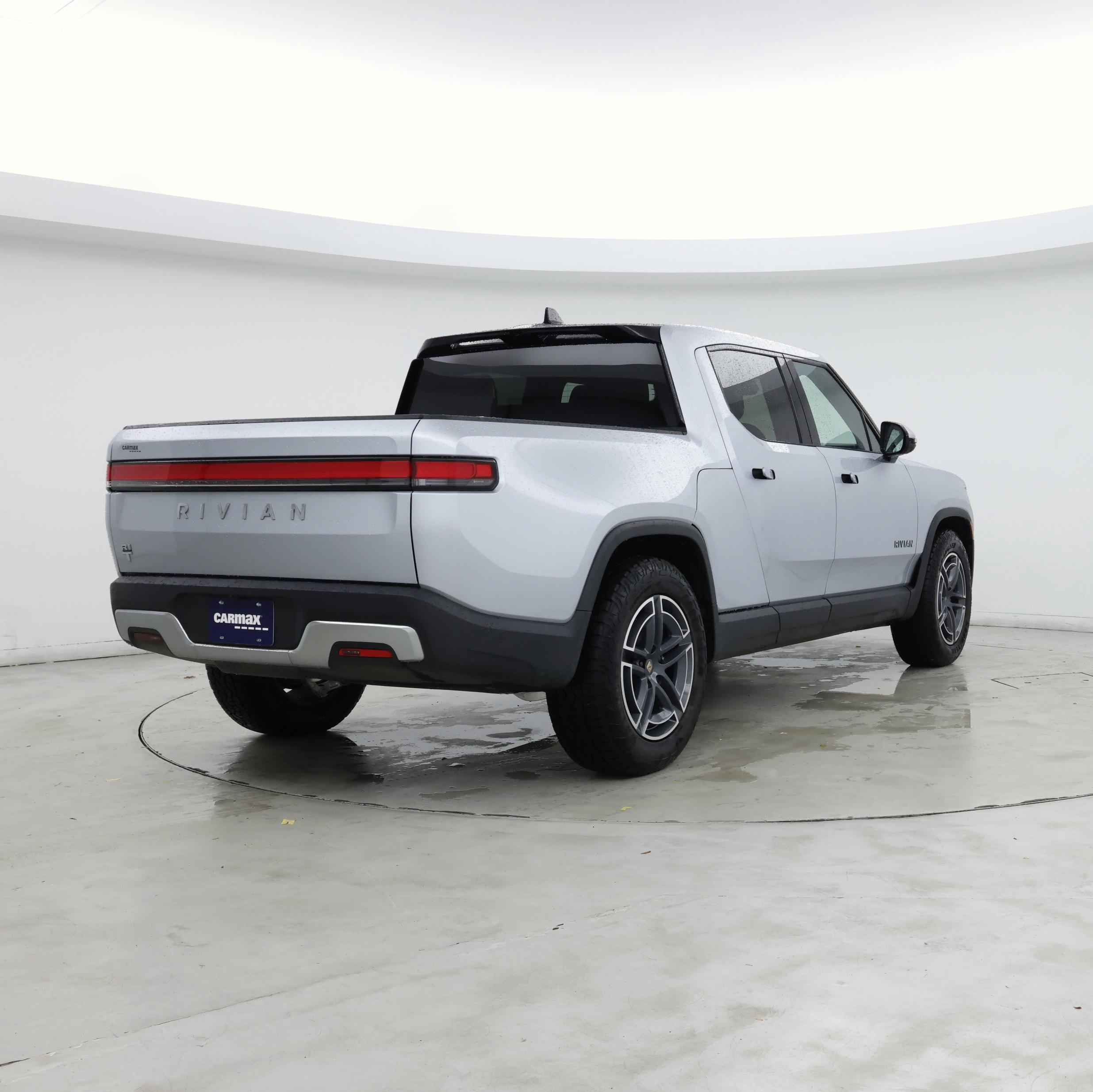 Thumbnail: 2025 Rivian R1T - 8