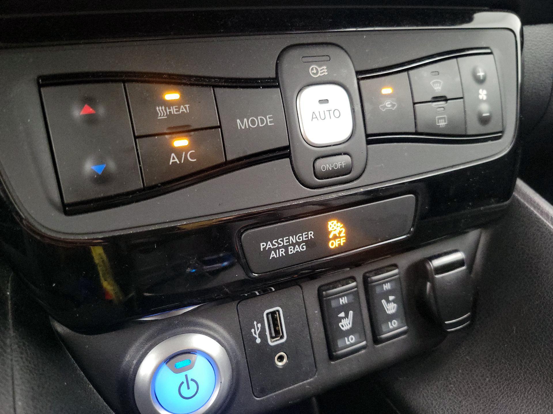 Thumbnail: 2019 Nissan Leaf - 17