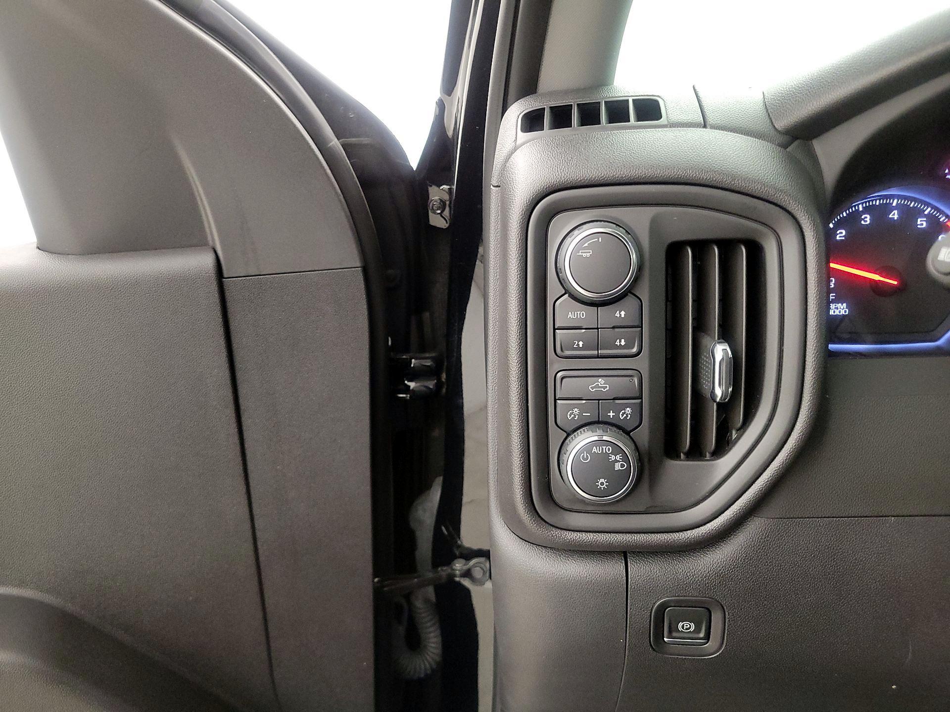 Thumbnail: 2024 Chevrolet Silverado 1500 - 13