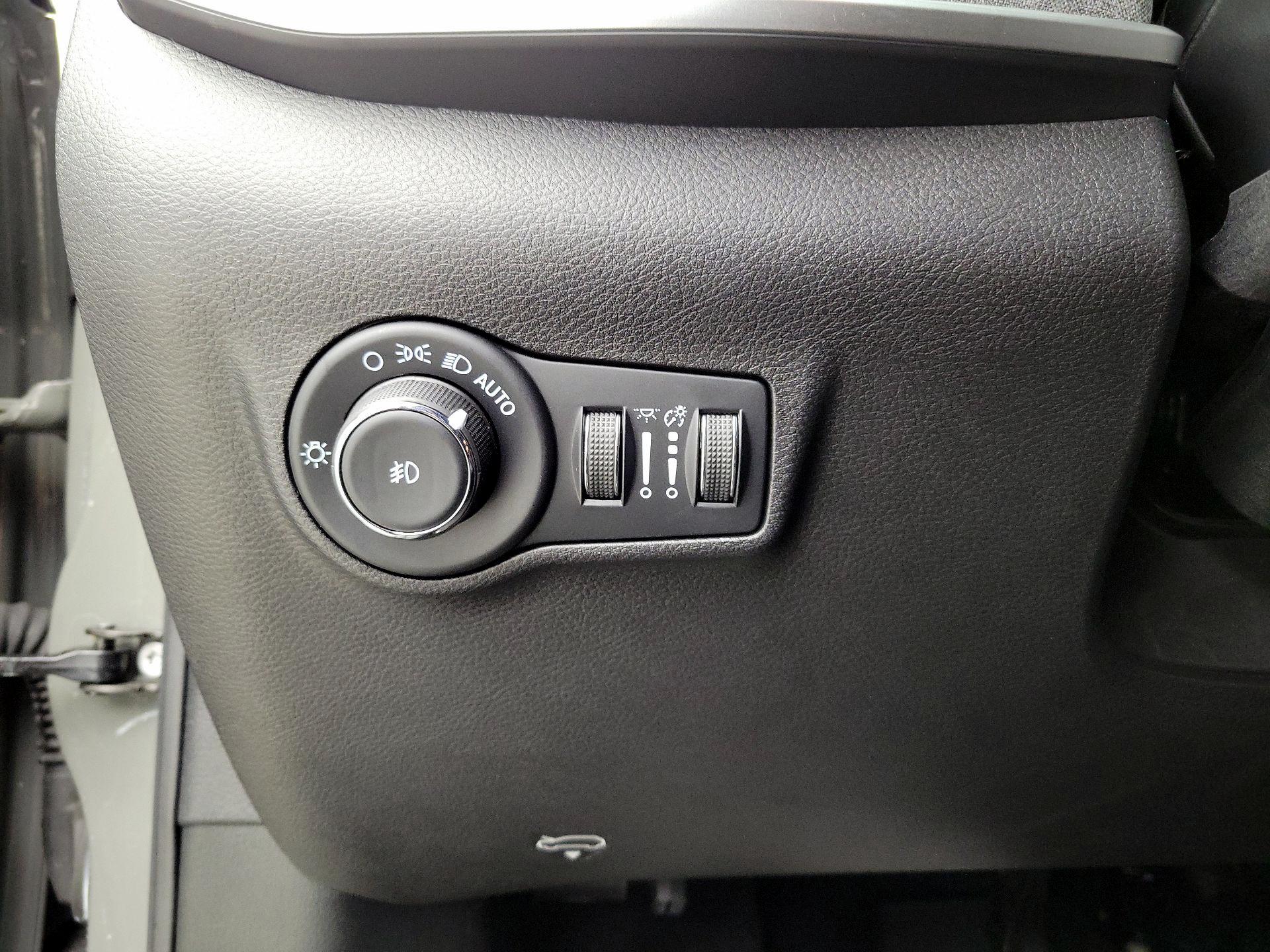 Thumbnail: 2023 Jeep Compass - 13