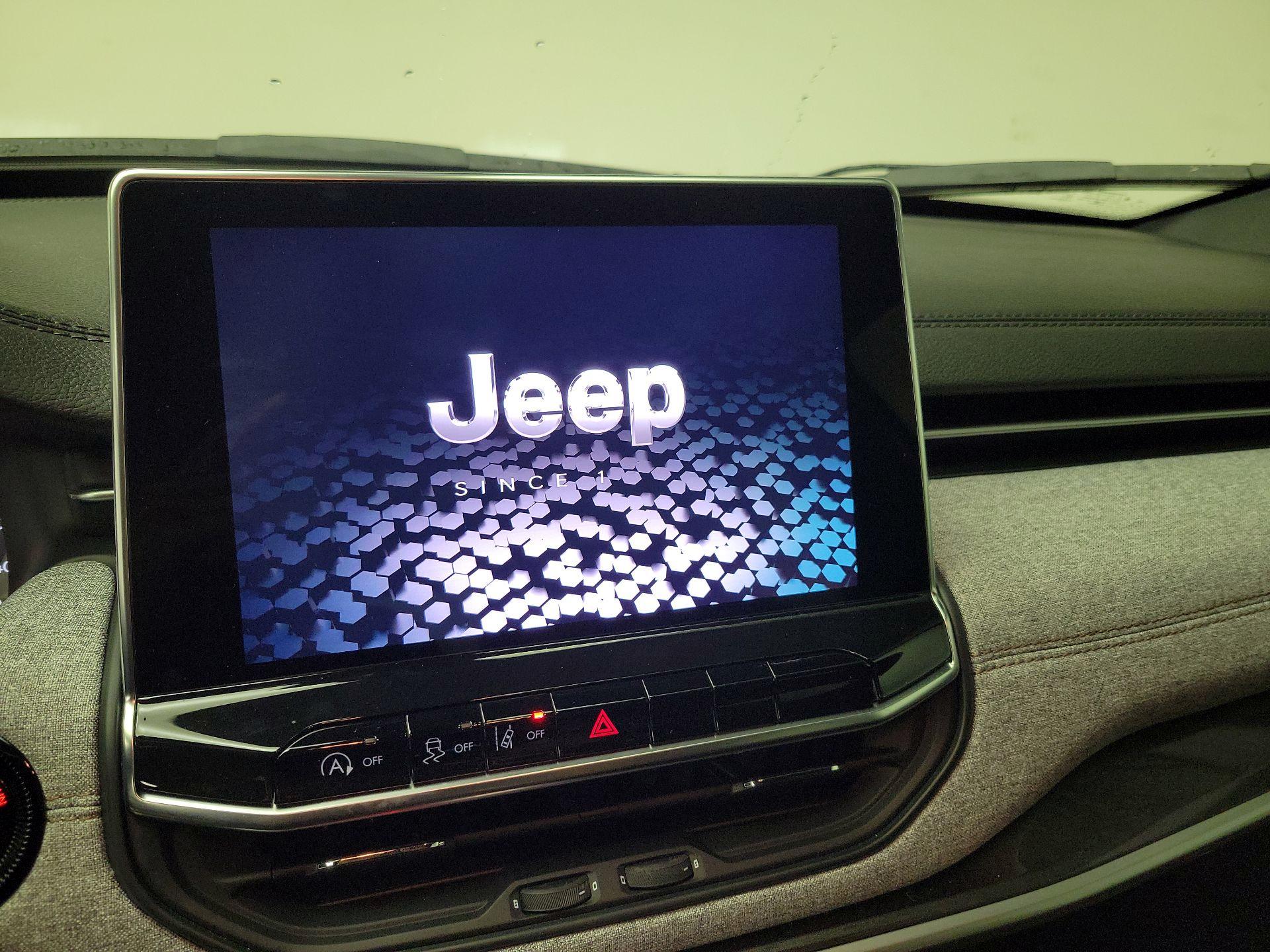 Thumbnail: 2023 Jeep Compass - 15