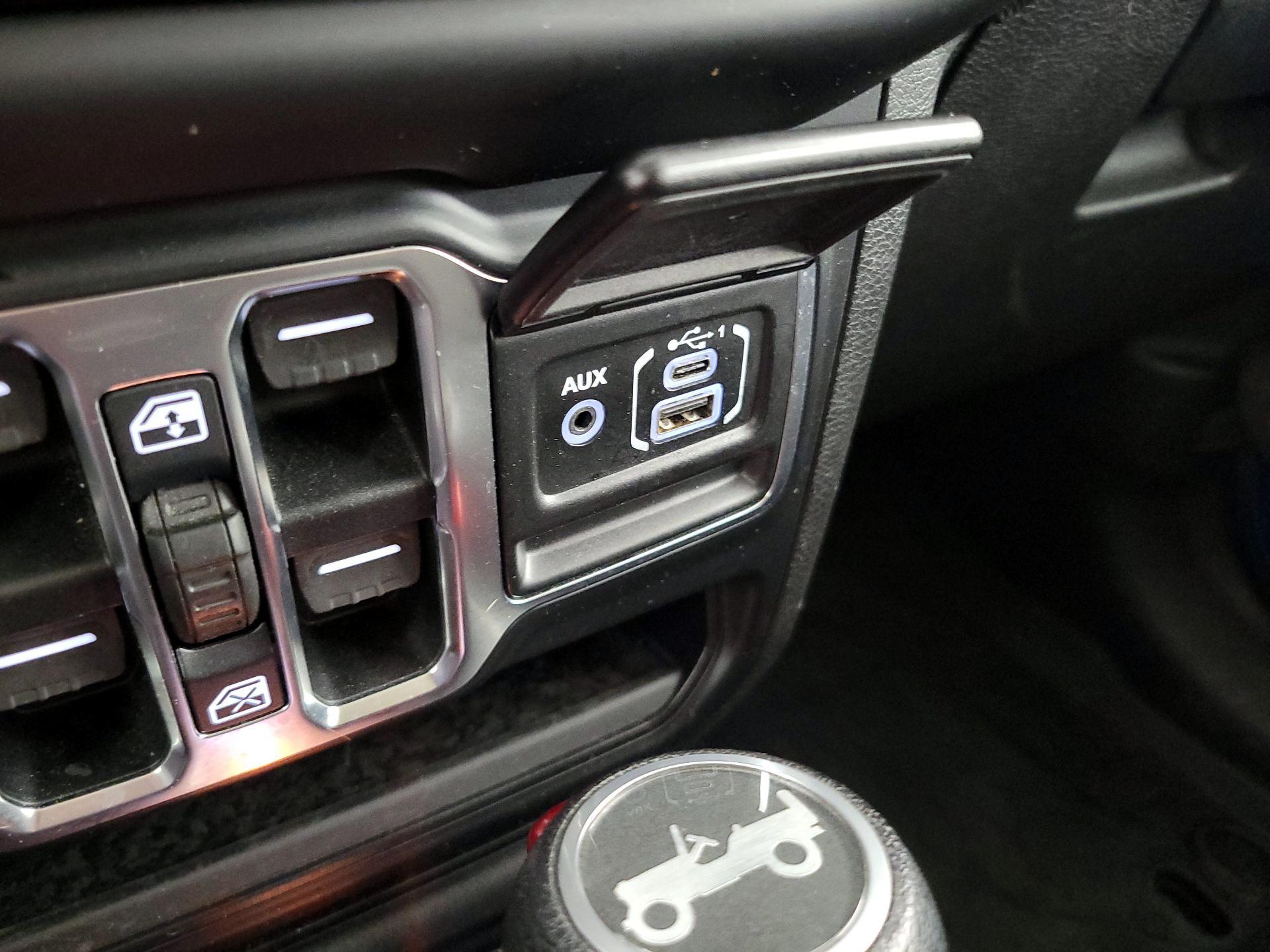 Thumbnail: 2020 Jeep Wrangler - 18