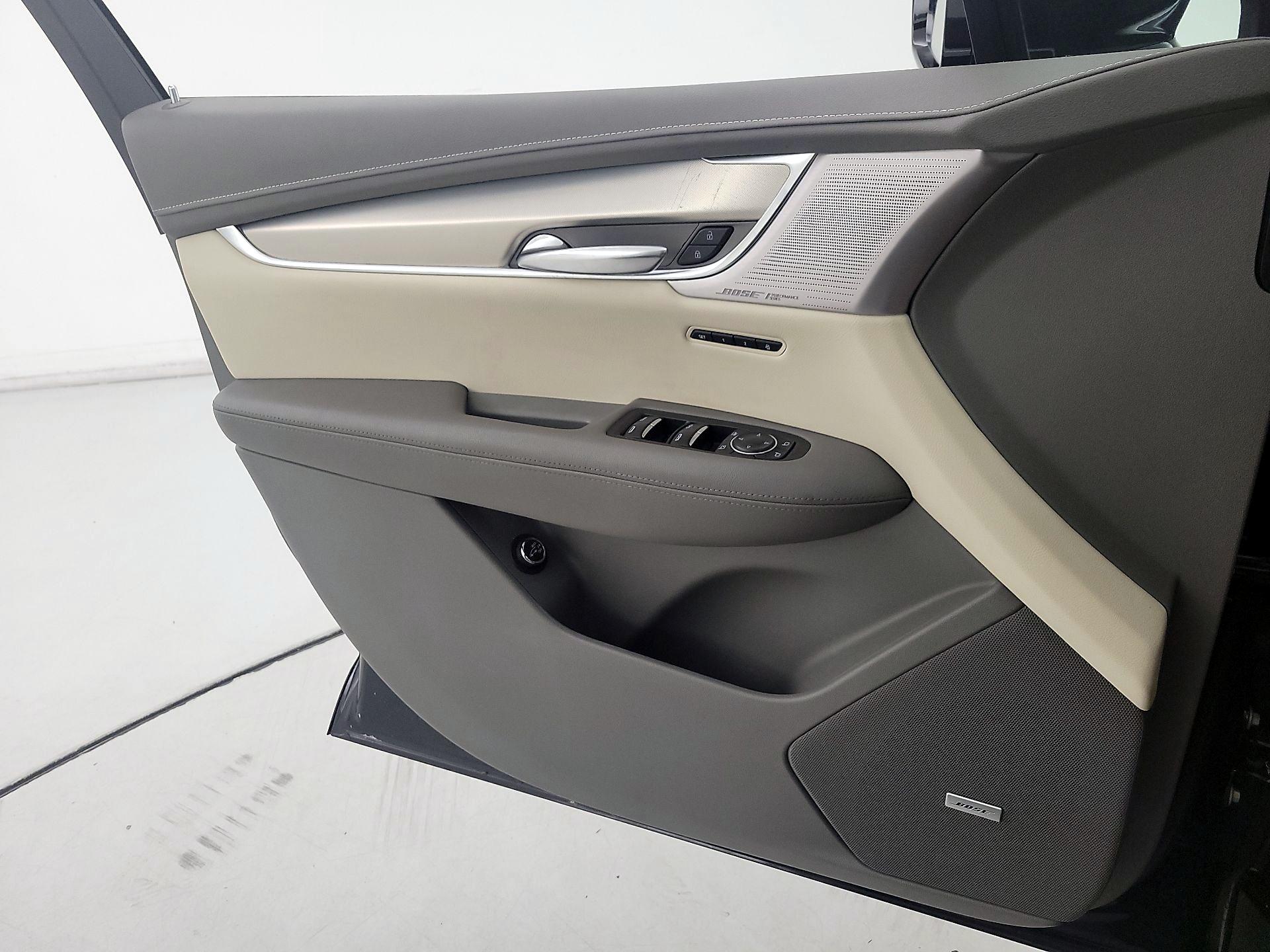 Thumbnail: 2021 Cadillac XT5 - 12