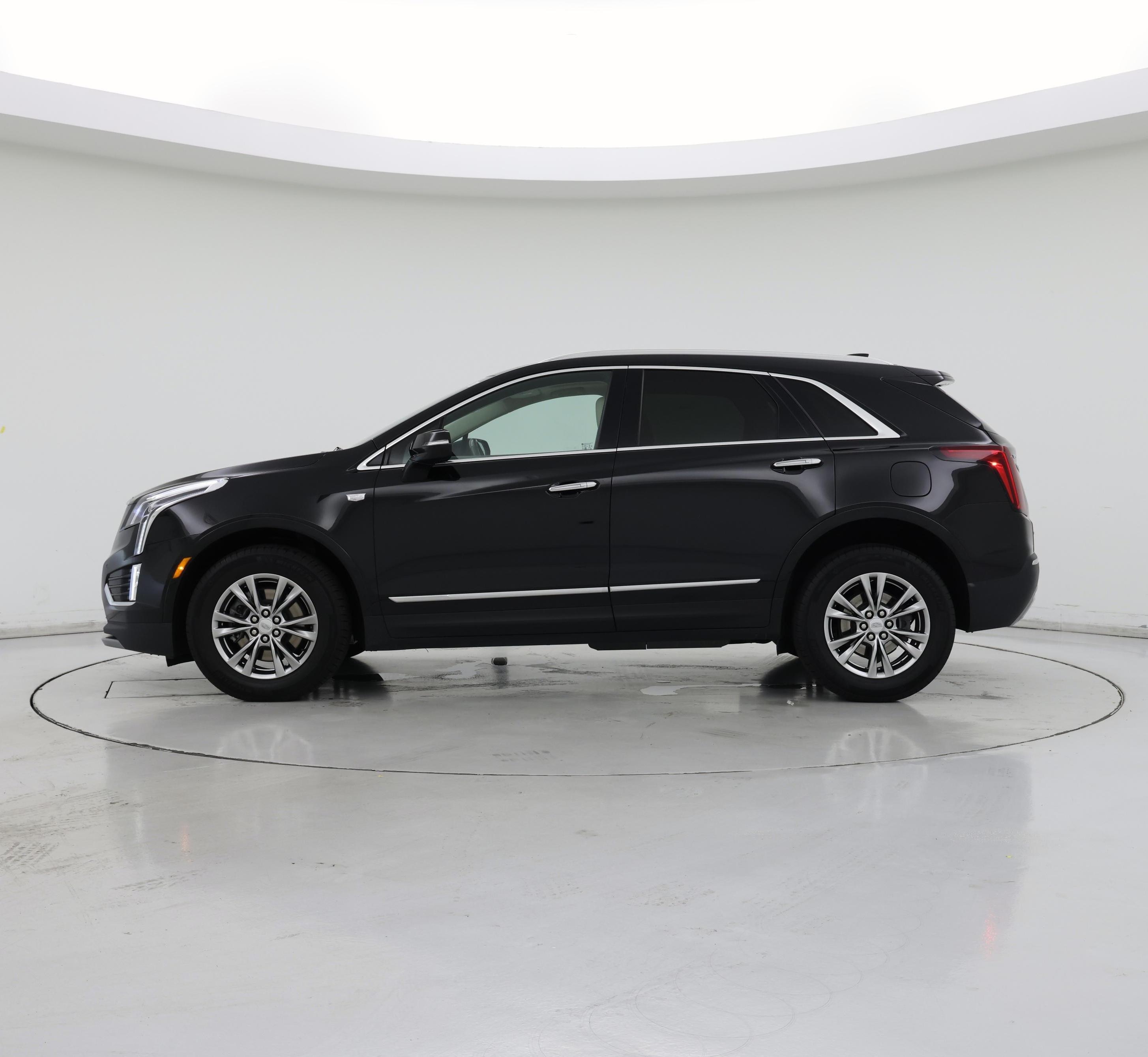 Thumbnail: 2021 Cadillac XT5 - 3
