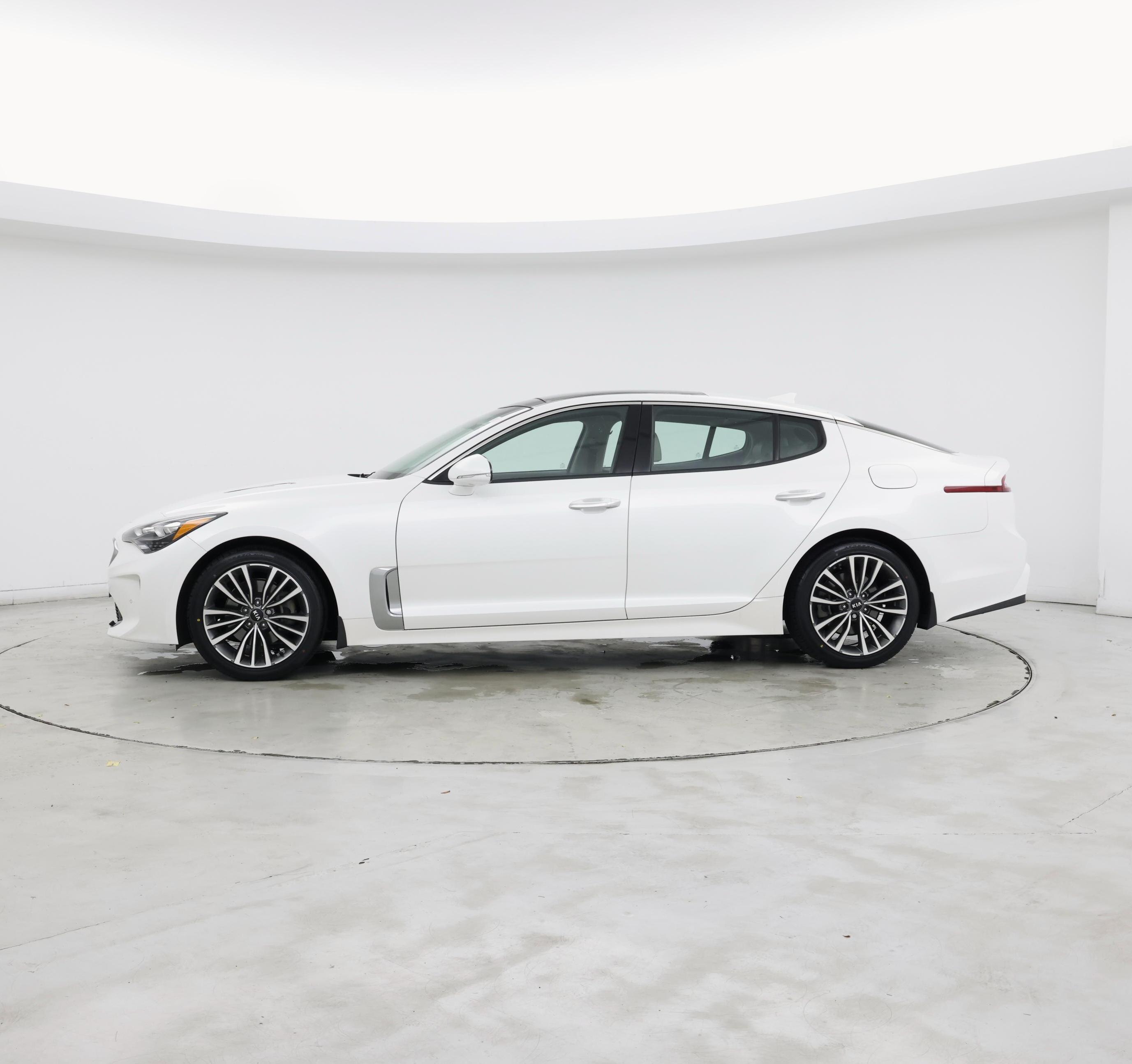 Thumbnail: 2019 Kia Stinger - 3
