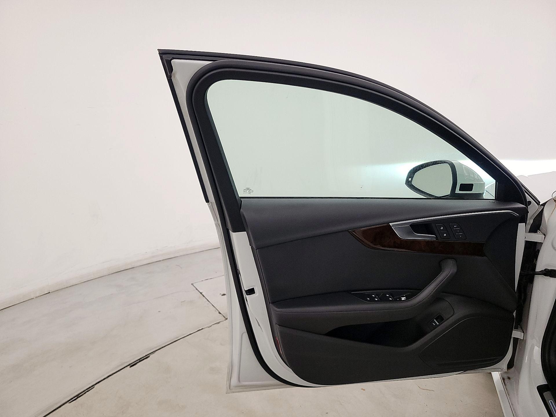 Thumbnail: 2019 Audi A4 - 12