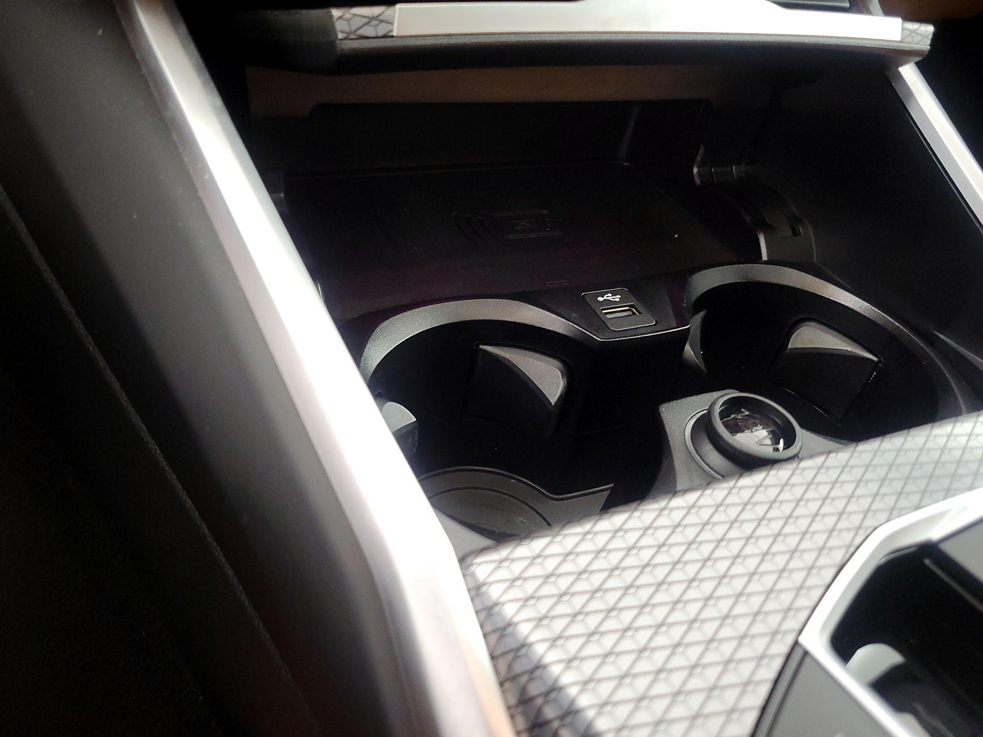 Thumbnail: 2024 BMW 3 Series - 19