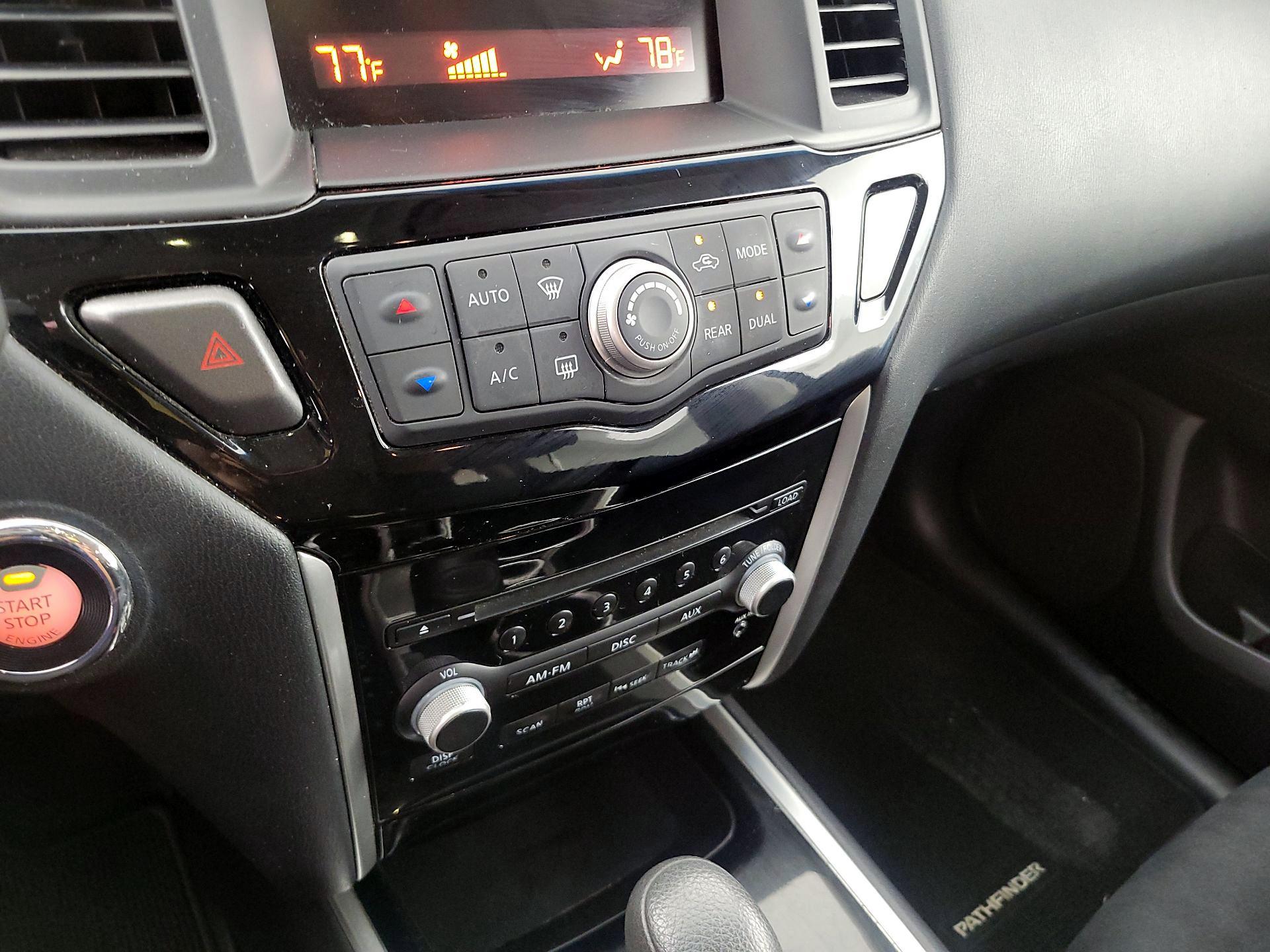 Thumbnail: 2015 Nissan Pathfinder - 15