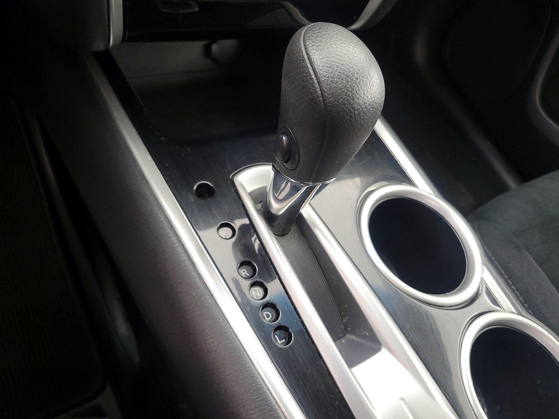 Thumbnail: 2015 Nissan Pathfinder - 16