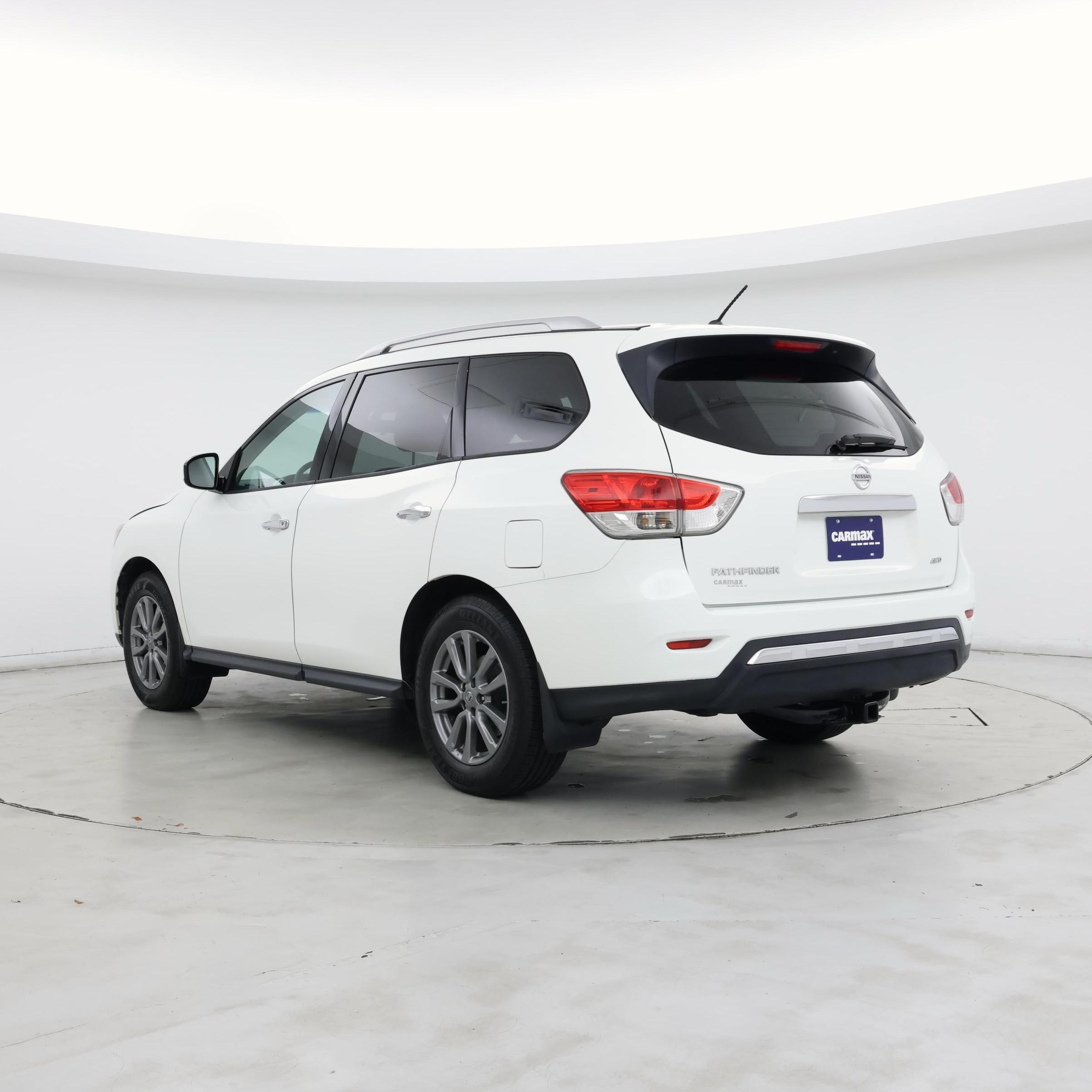 Thumbnail: 2015 Nissan Pathfinder - 2