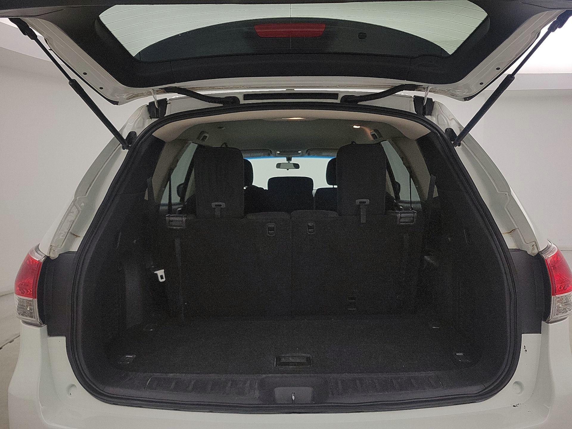 Thumbnail: 2015 Nissan Pathfinder - 20