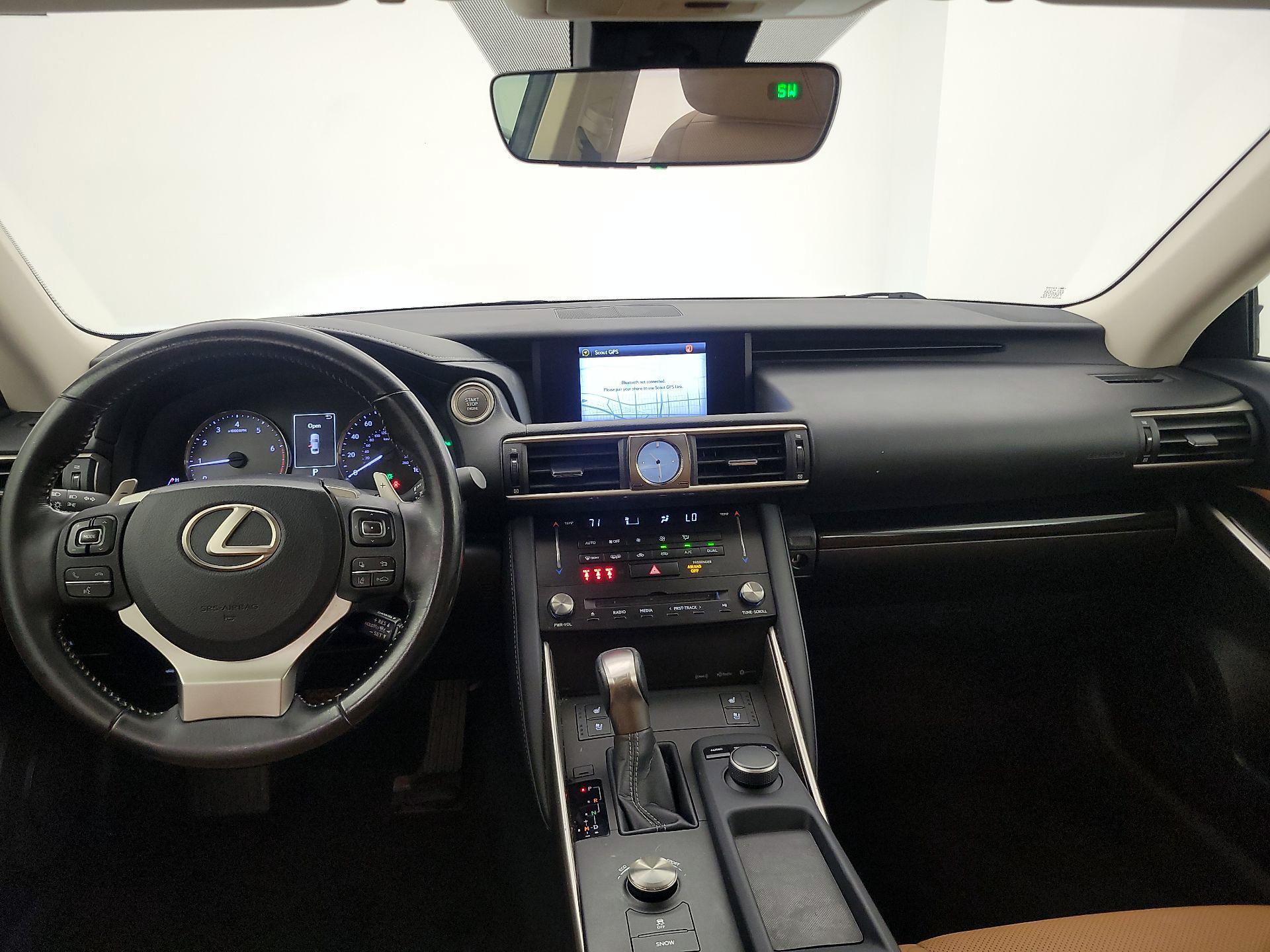 Thumbnail: 2017 Lexus IS - 9