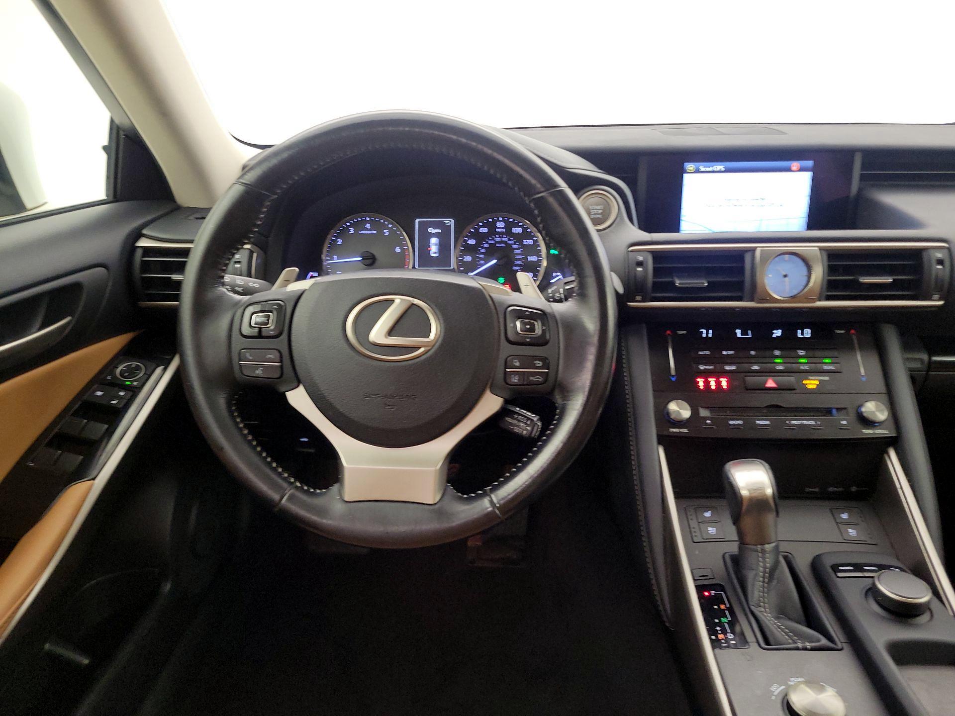 Thumbnail: 2017 Lexus IS - 10