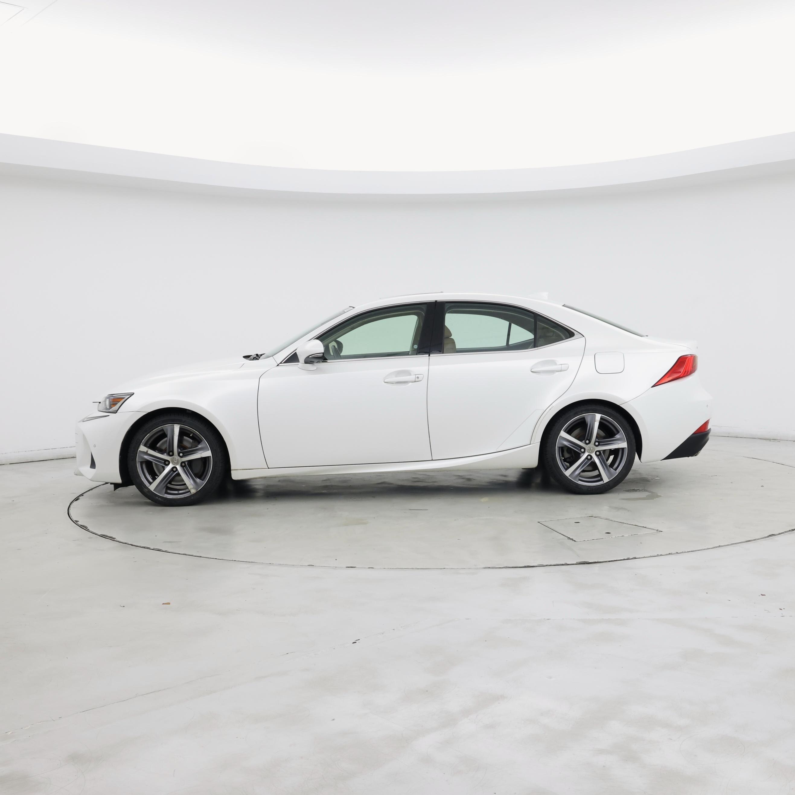 Thumbnail: 2017 Lexus IS - 3