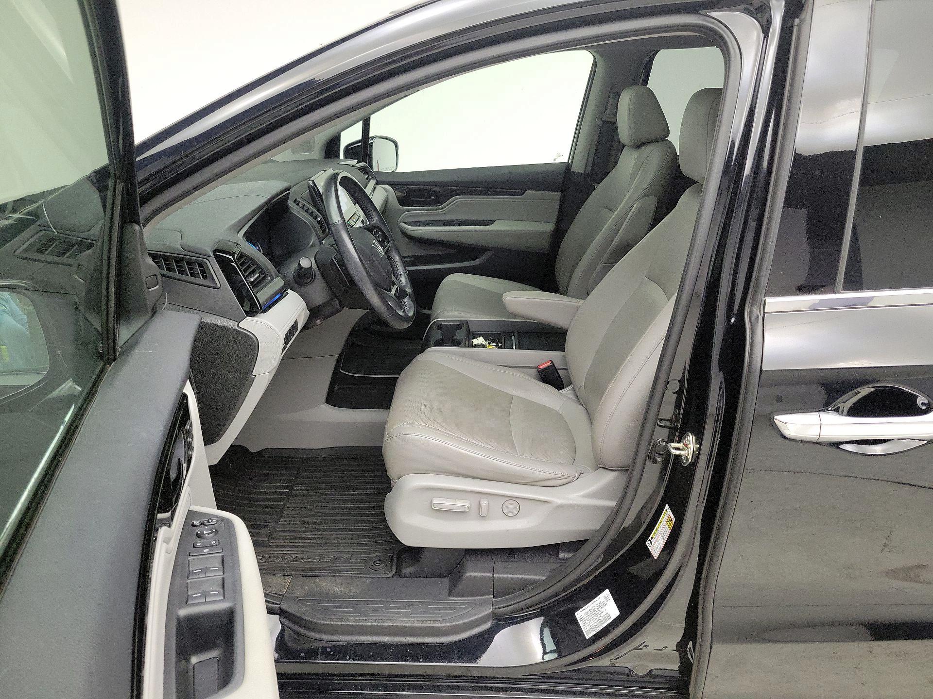 Thumbnail: 2018 Honda Odyssey - 11