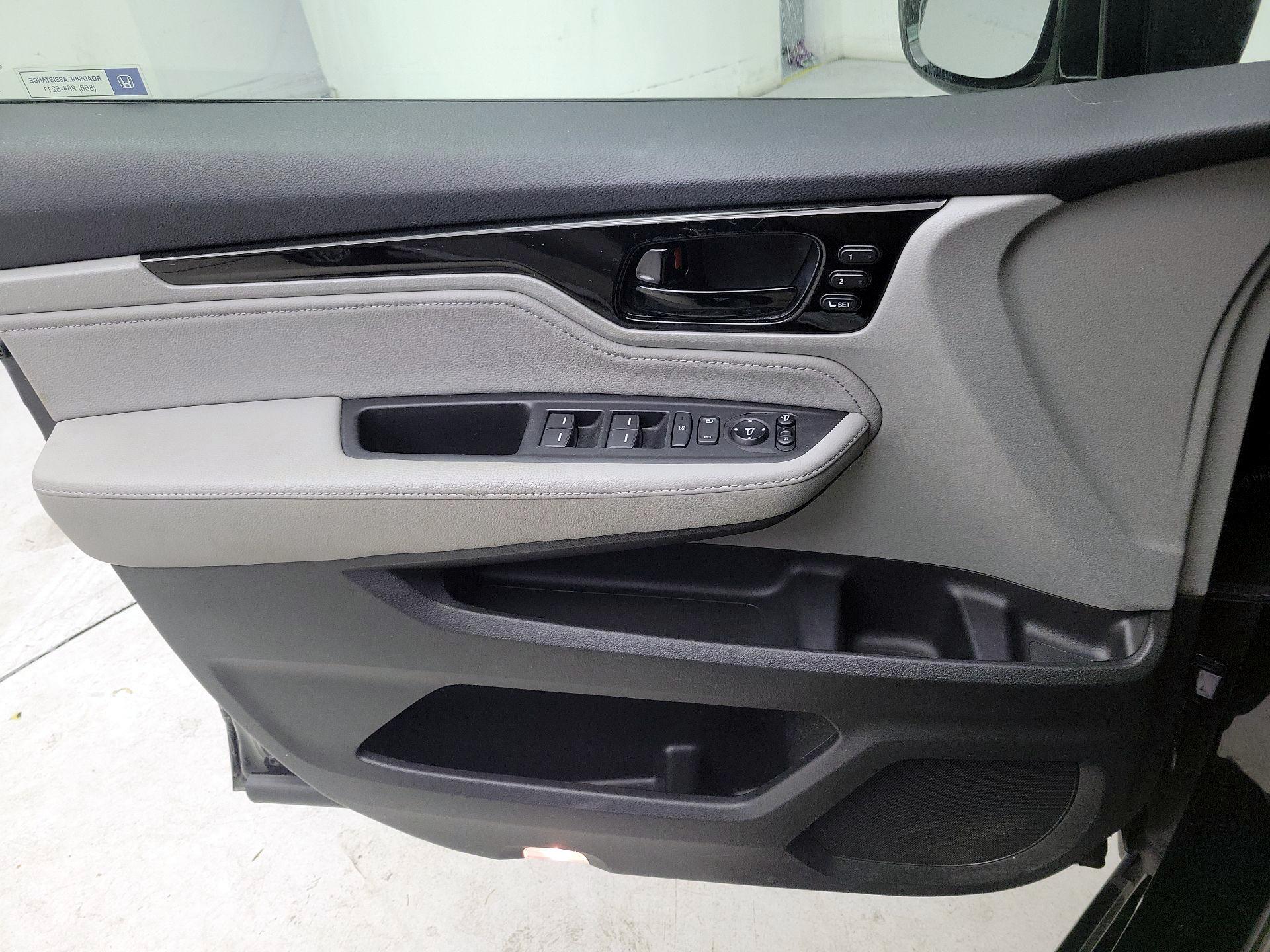 Thumbnail: 2018 Honda Odyssey - 12