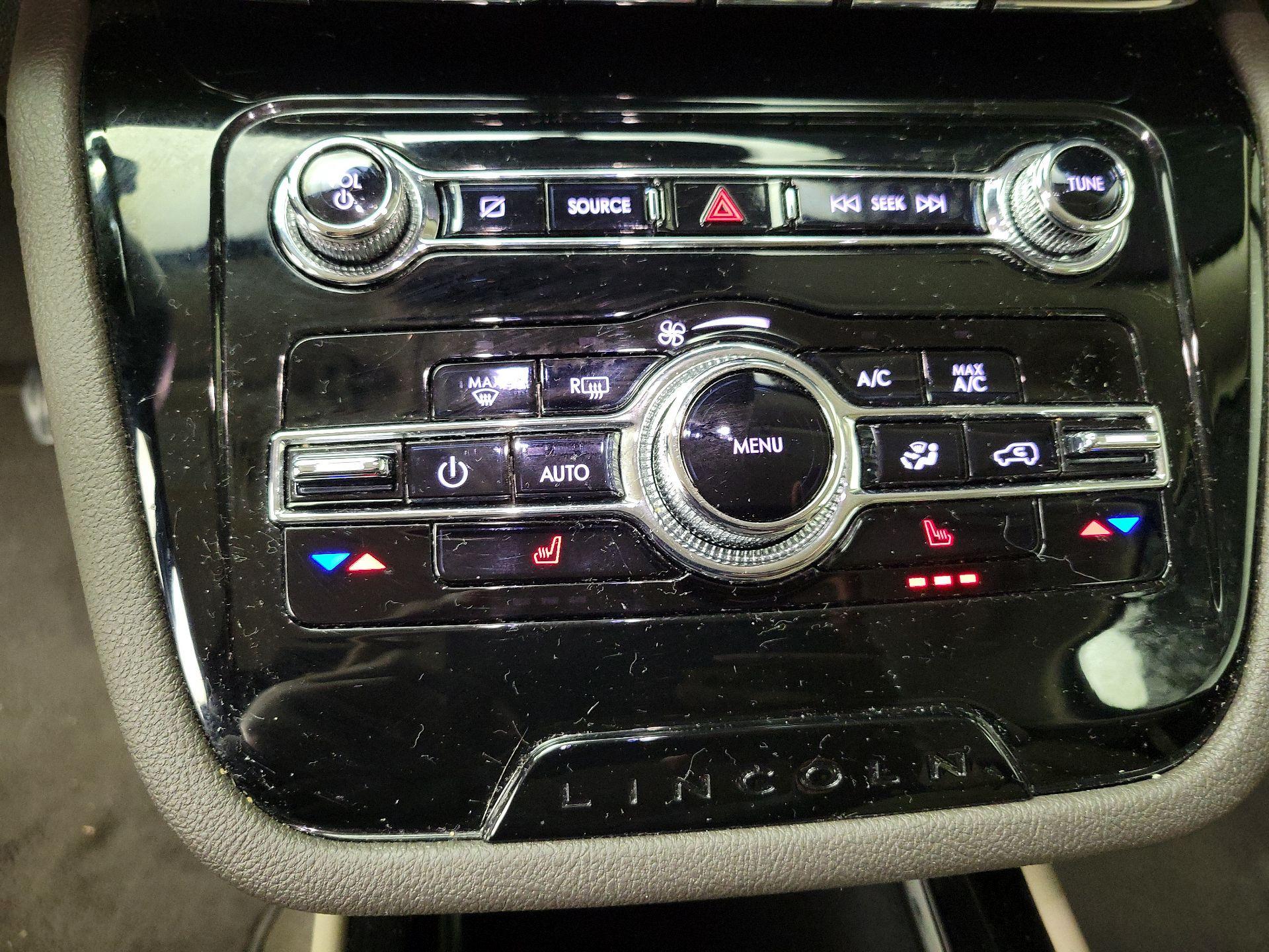 Thumbnail: 2021 Lincoln Corsair - 16