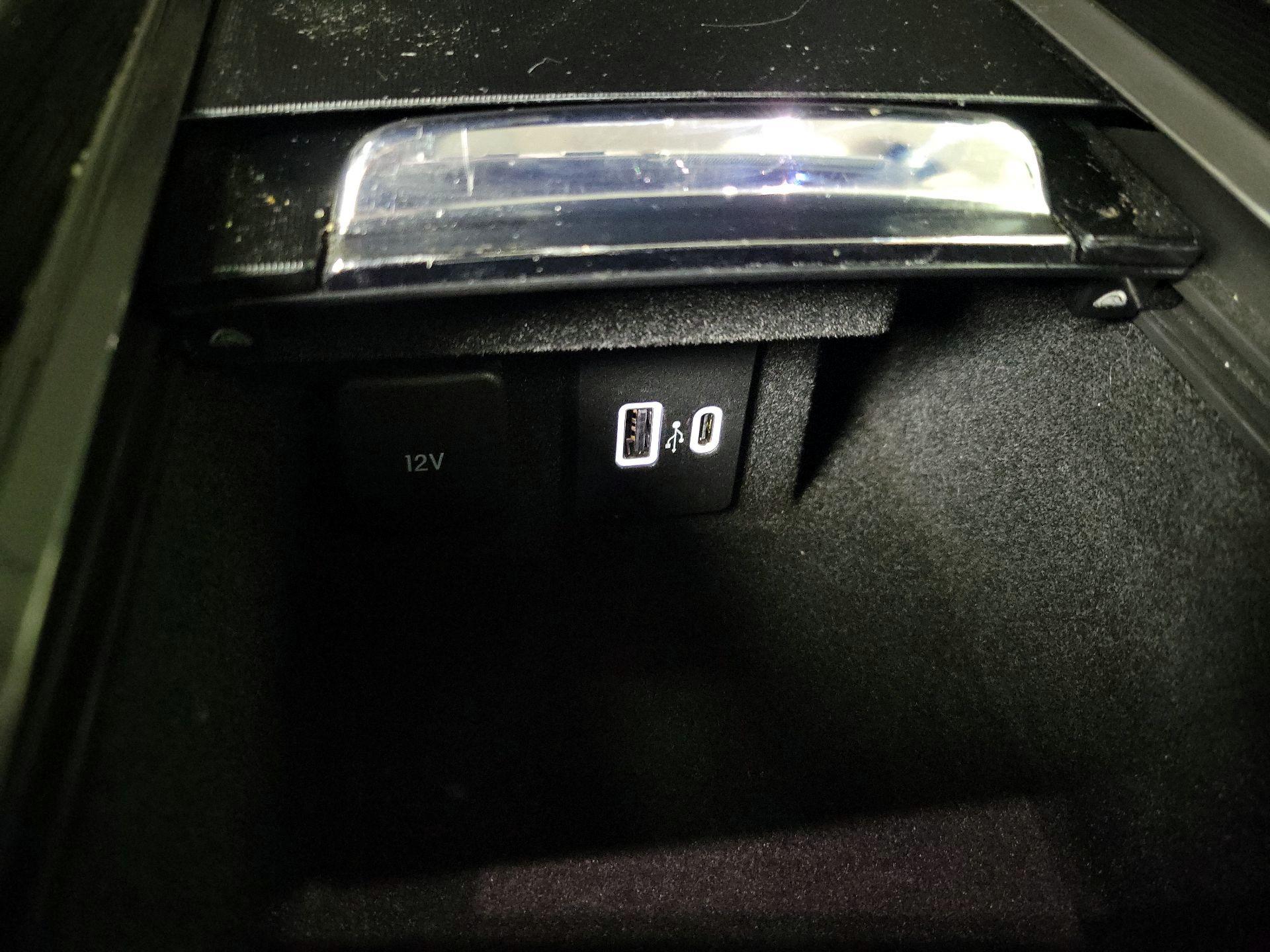 Thumbnail: 2021 Lincoln Corsair - 18