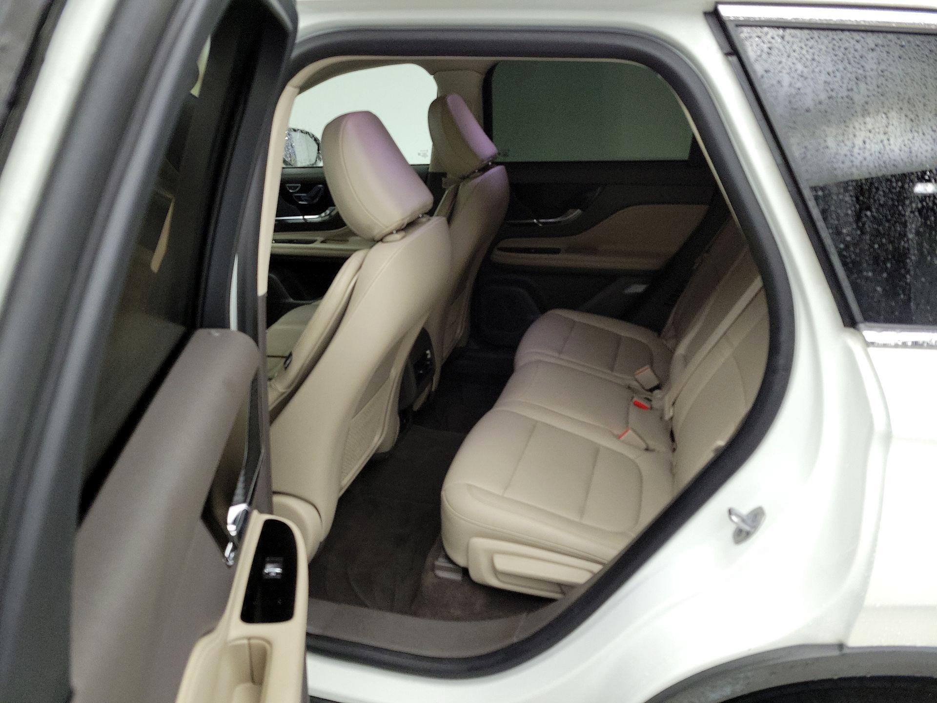 Thumbnail: 2021 Lincoln Corsair - 19